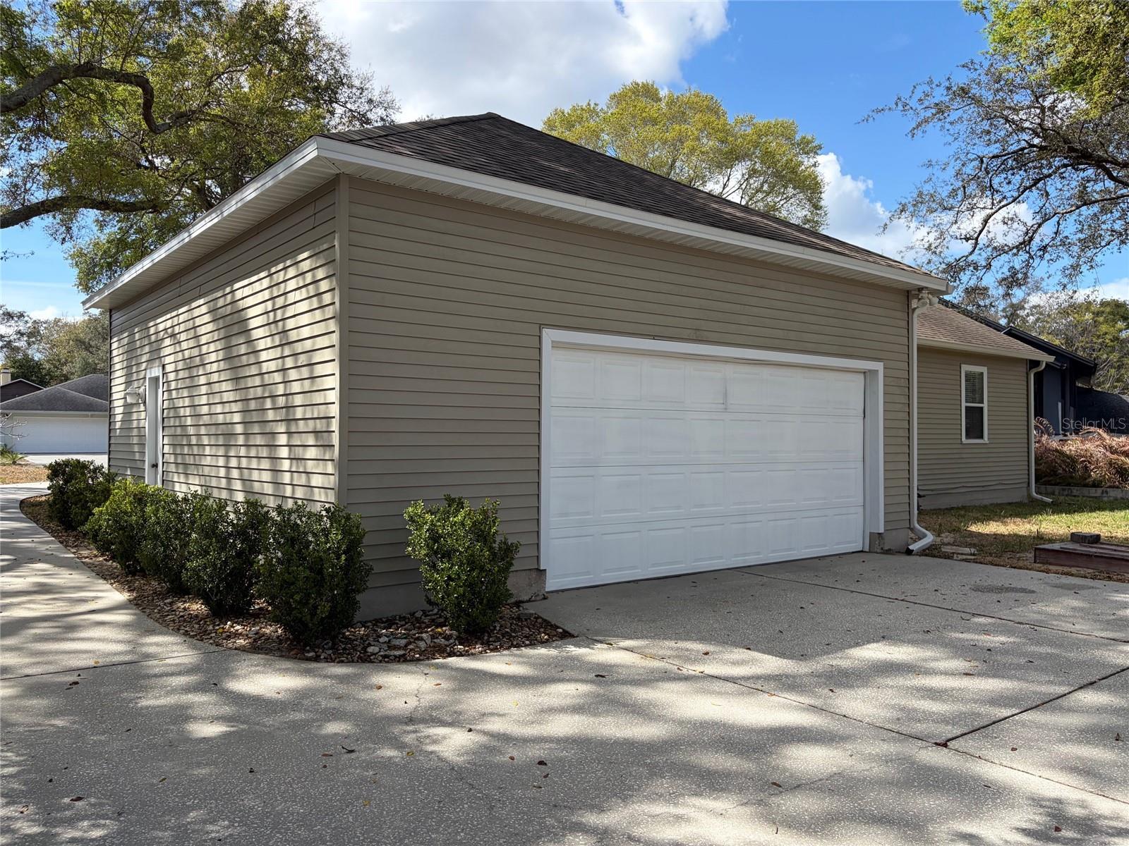 Image 46 of 52 For 1527 Dess Drive