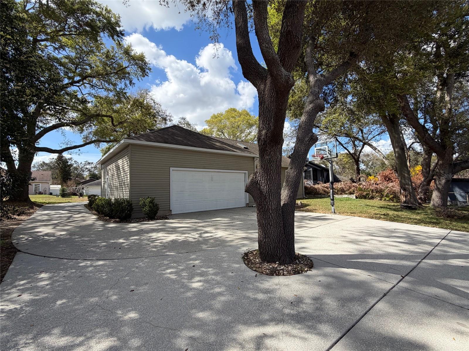 Image 49 of 52 For 1527 Dess Drive