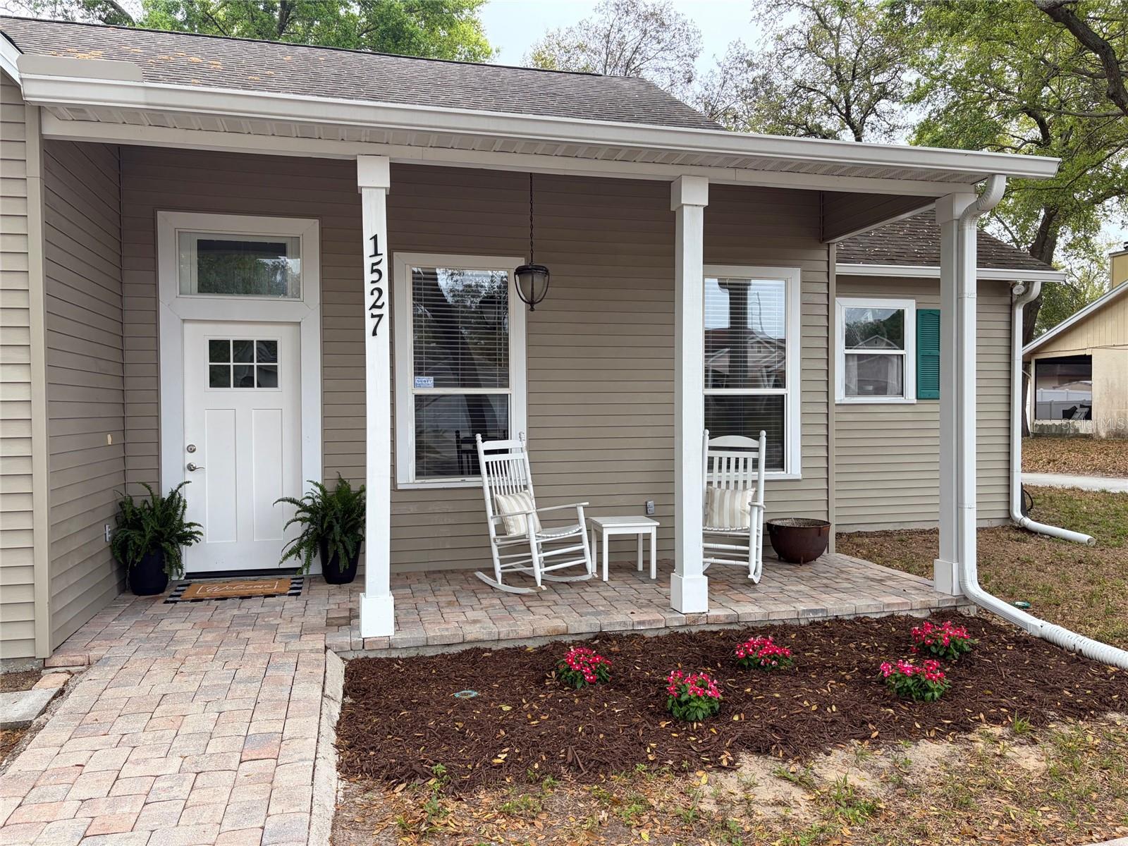 Image 5 of 52 For 1527 Dess Drive