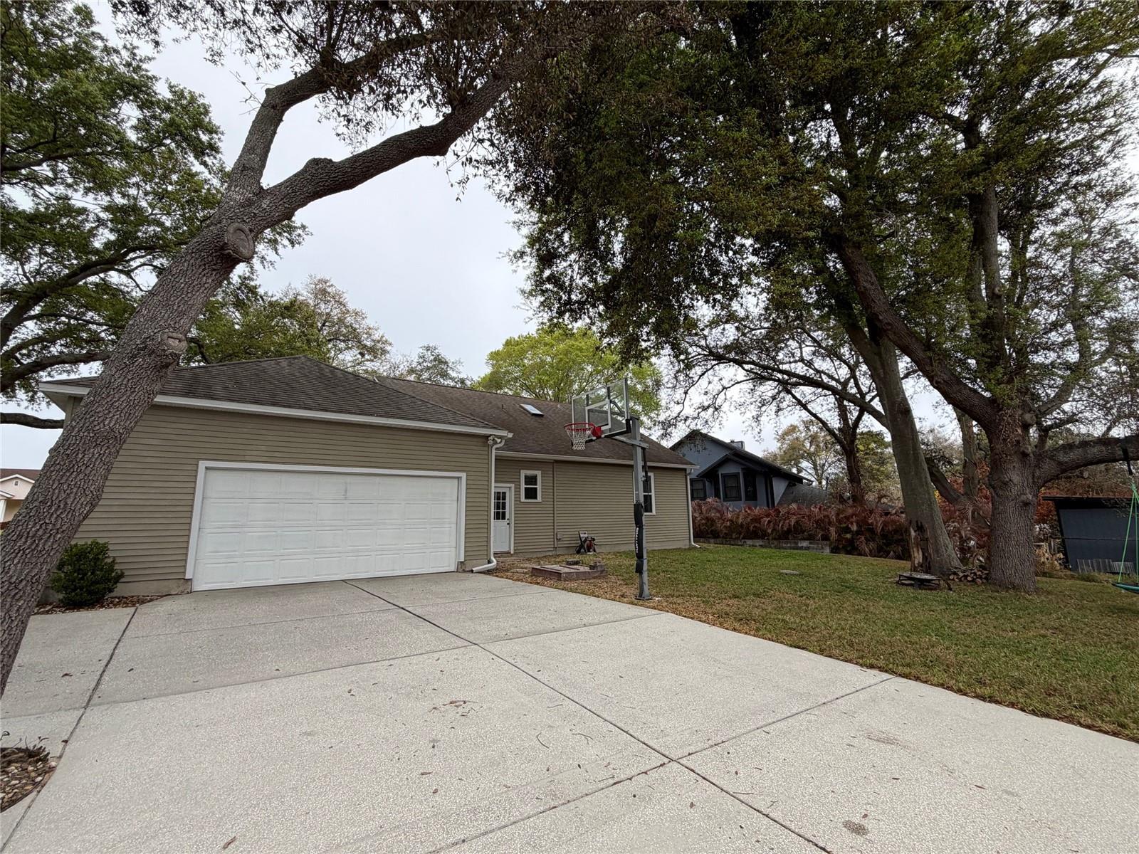 Image 50 of 52 For 1527 Dess Drive