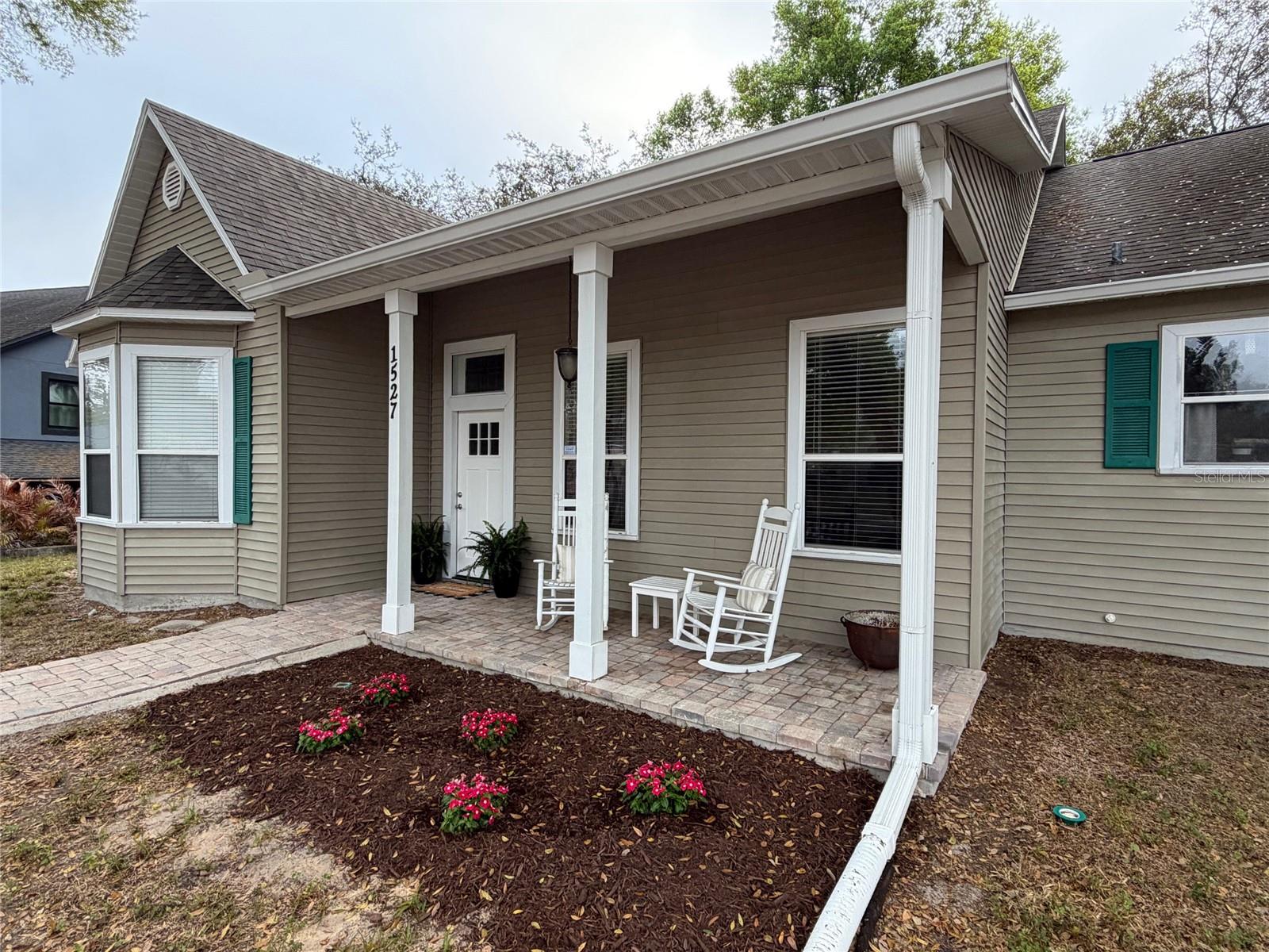 Image 6 of 52 For 1527 Dess Drive