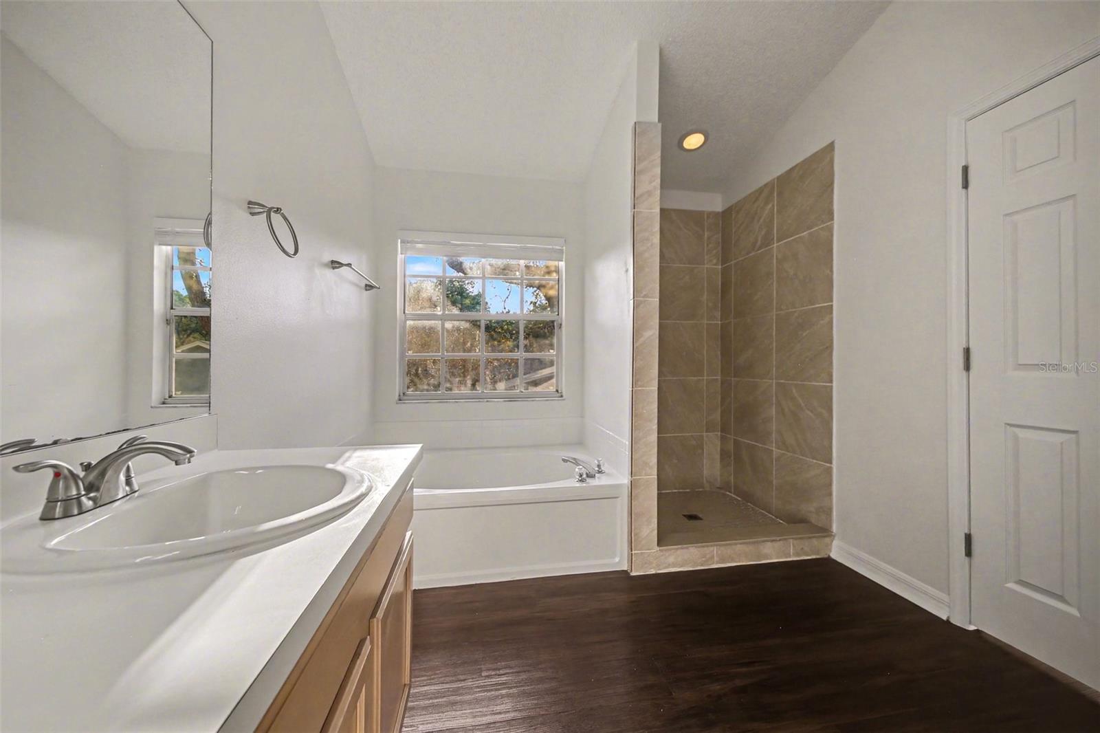 Image 10 of 15 For 1054 Royal Oaks Drive