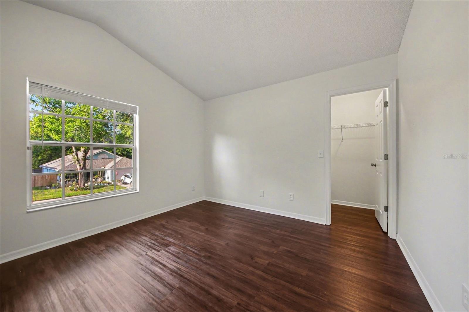 Image 13 of 15 For 1054 Royal Oaks Drive