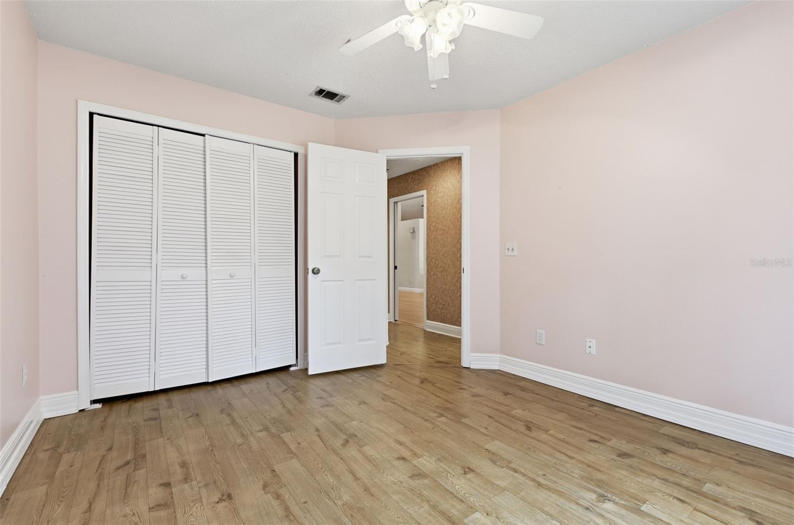 Listing photo id 19 for 1224 Log Landing Drive