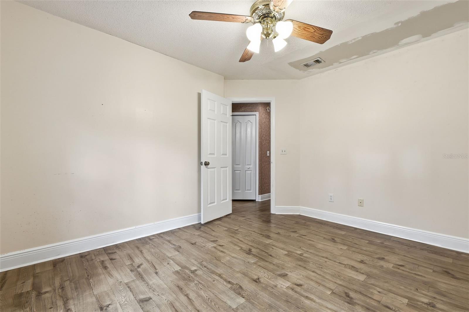 Listing photo id 21 for 1224 Log Landing Drive