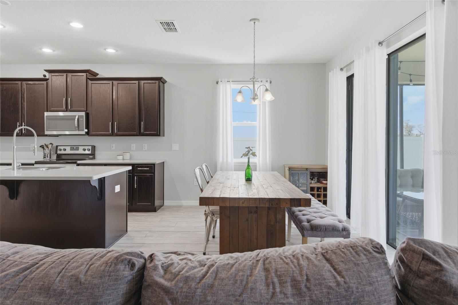 Image 10 of 39 For 2584 Nouveau Way