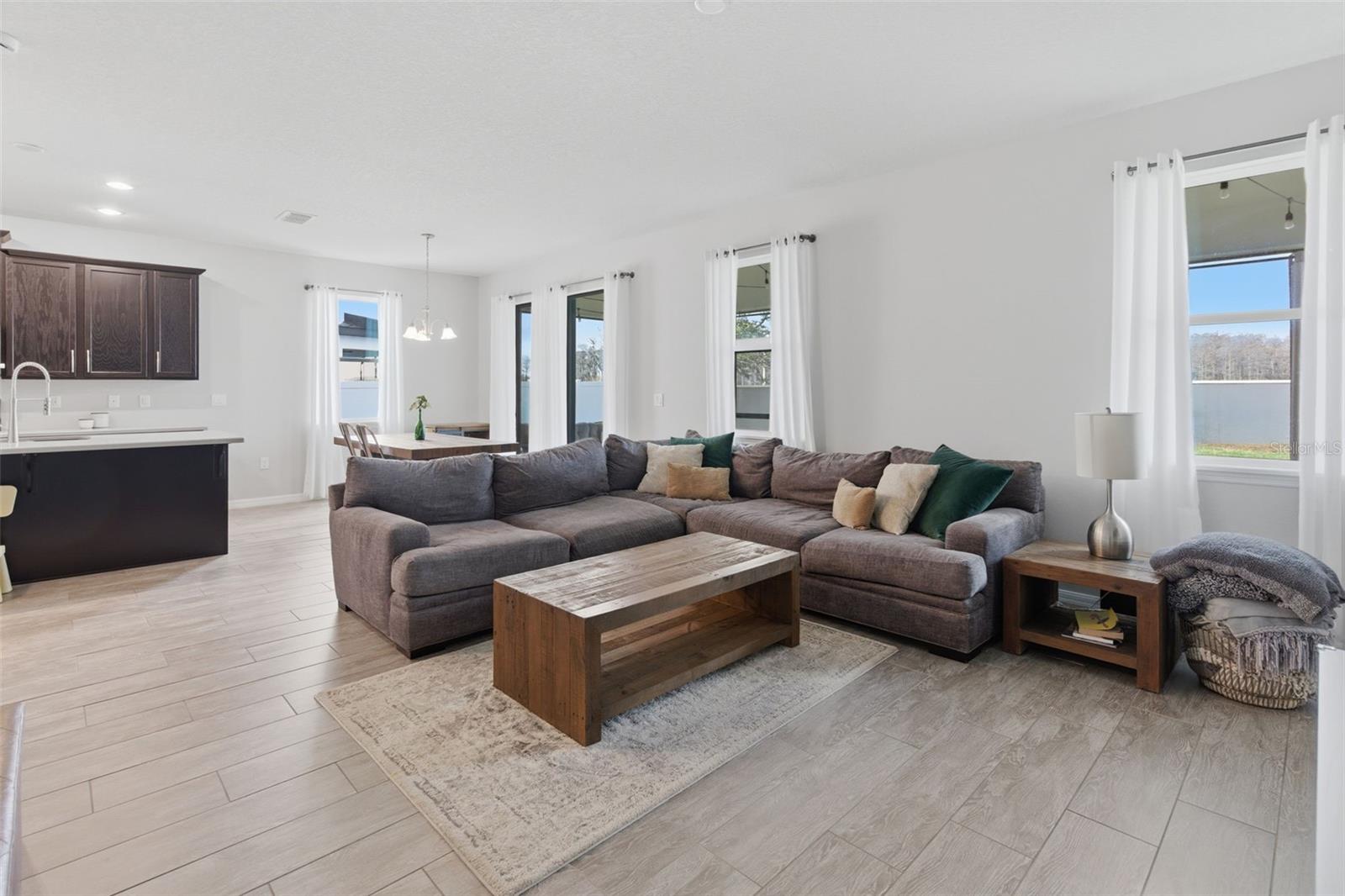 Image 13 of 39 For 2584 Nouveau Way