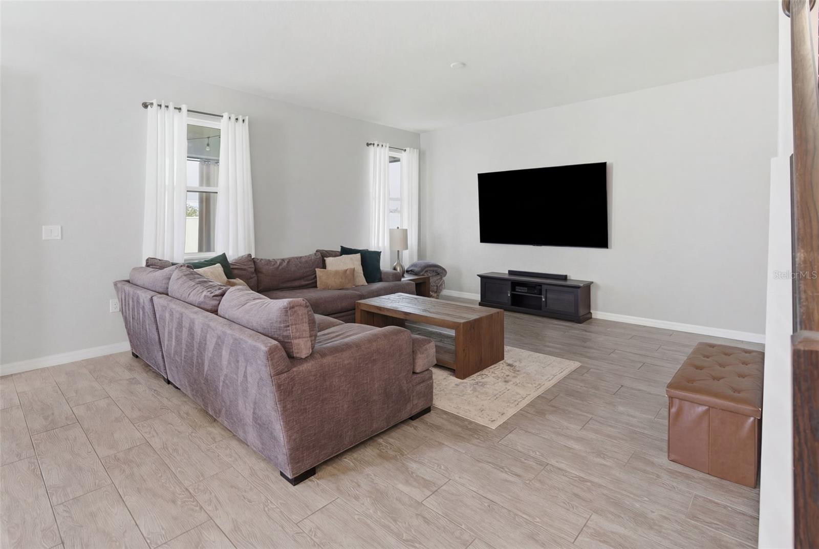 Image 14 of 39 For 2584 Nouveau Way