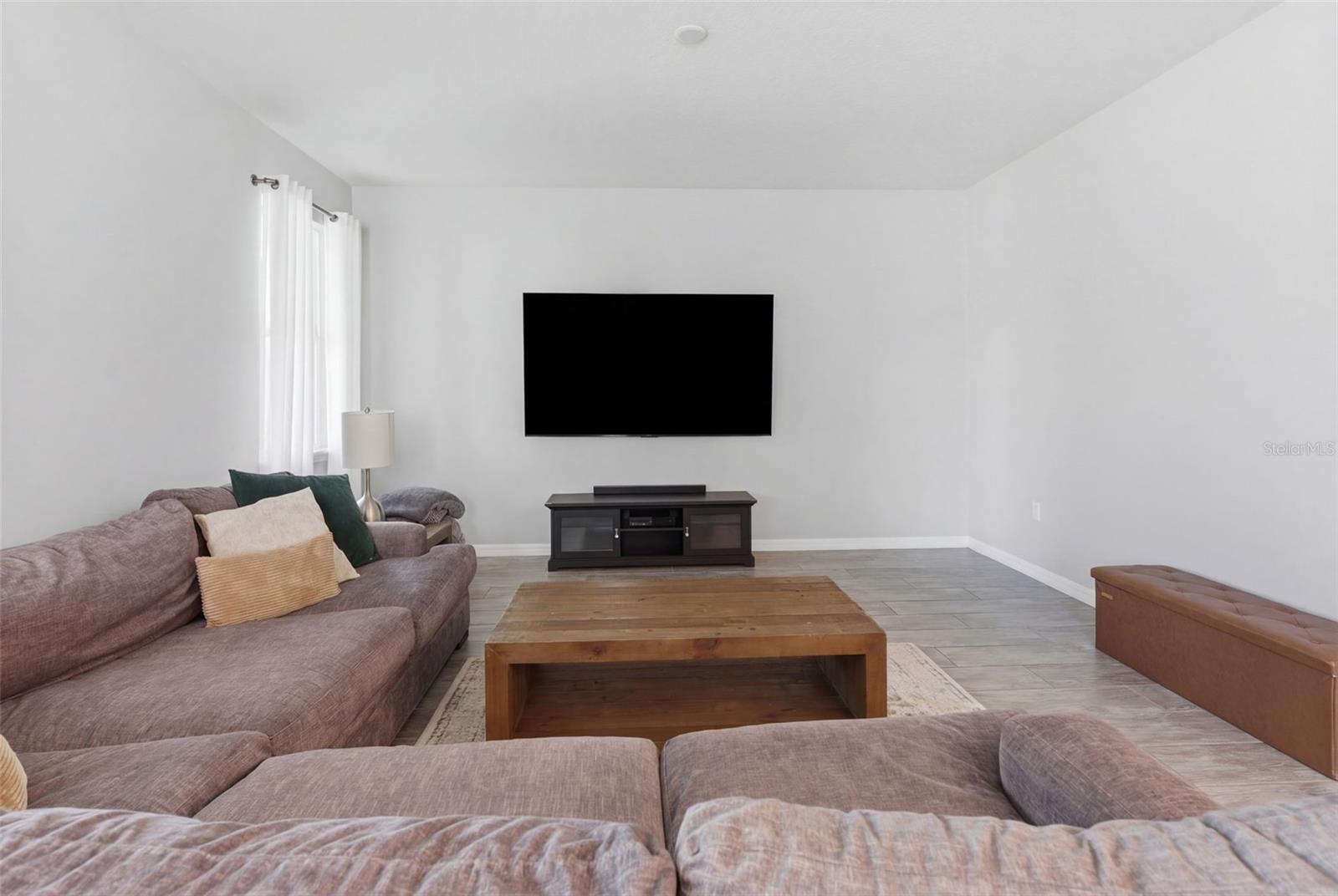 Image 15 of 39 For 2584 Nouveau Way