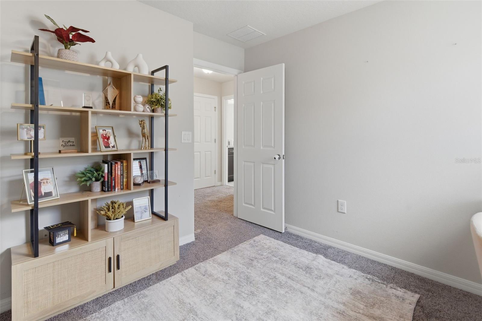 Image 20 of 39 For 2584 Nouveau Way