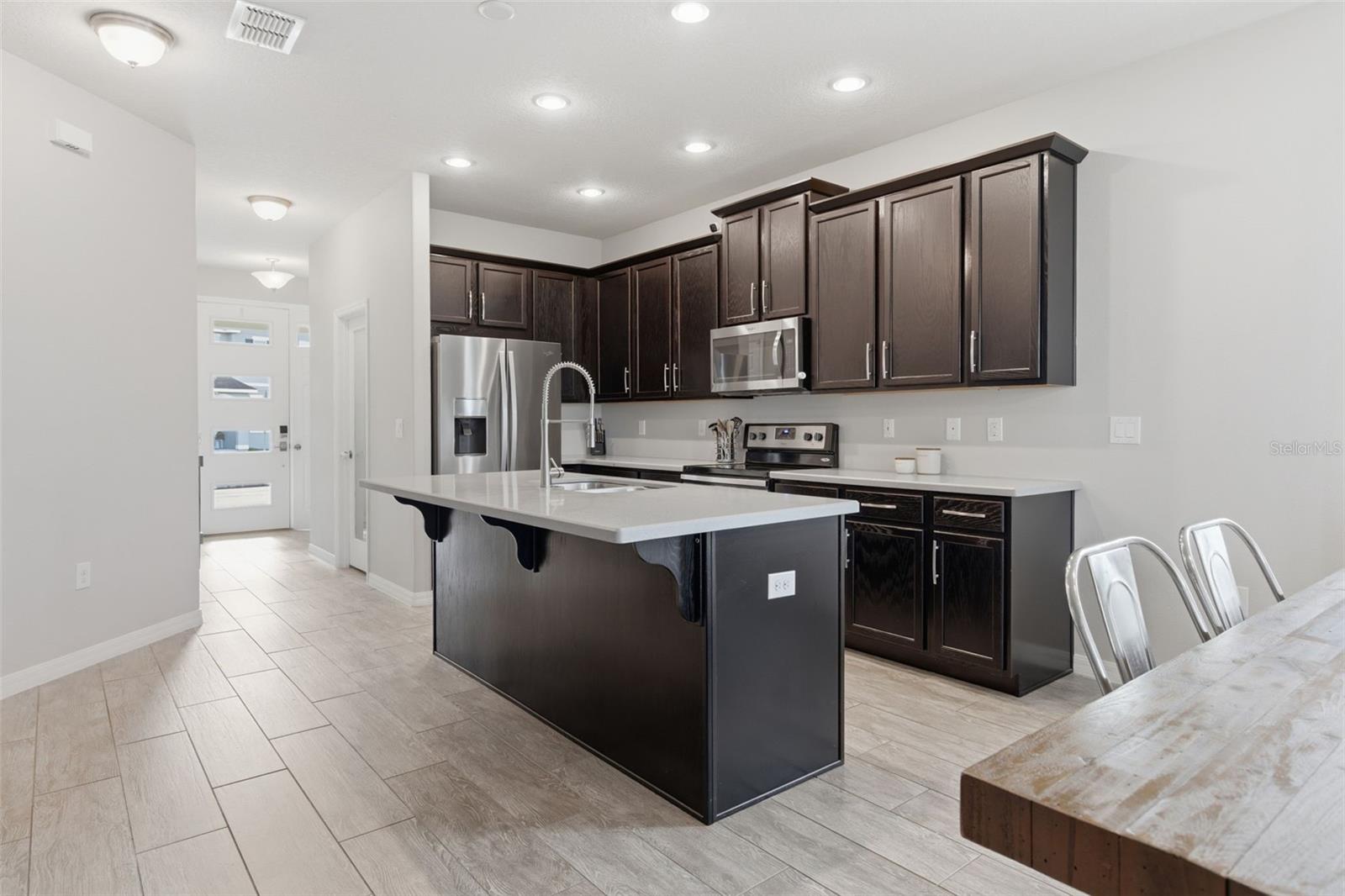 Image 8 of 39 For 2584 Nouveau Way