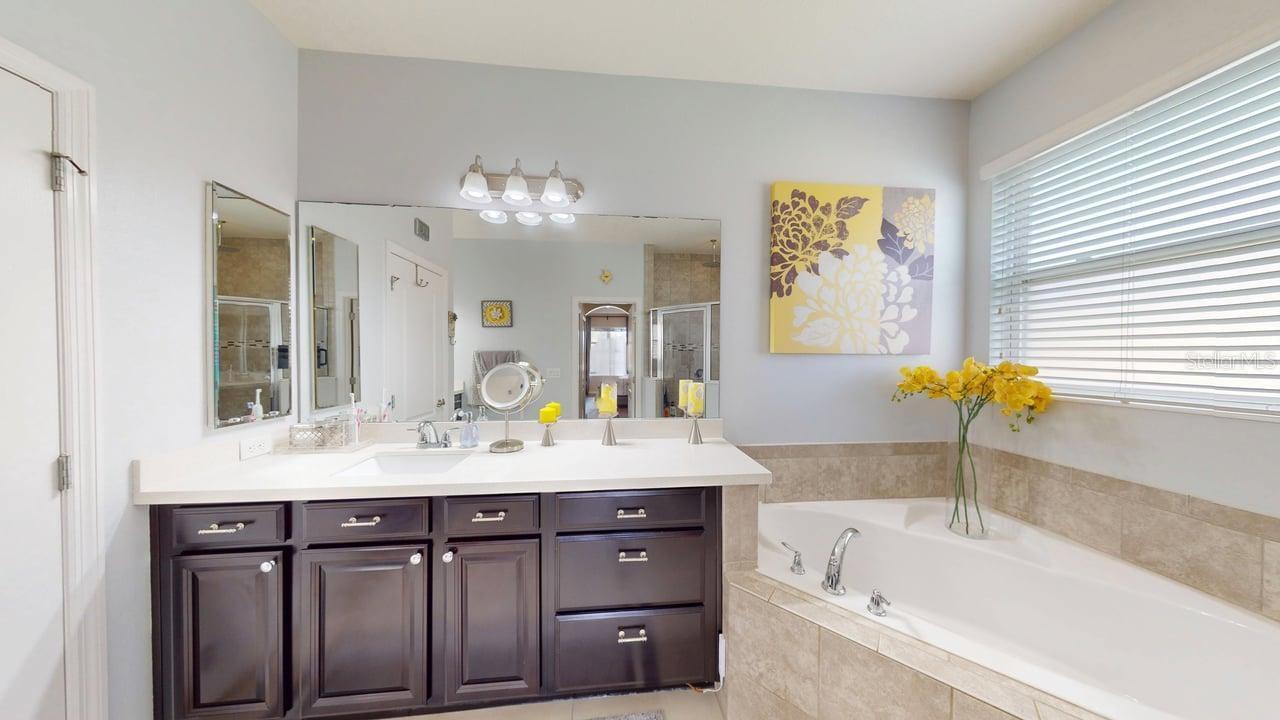 Image 17 of 61 For 2127 Plantation Oak Drive