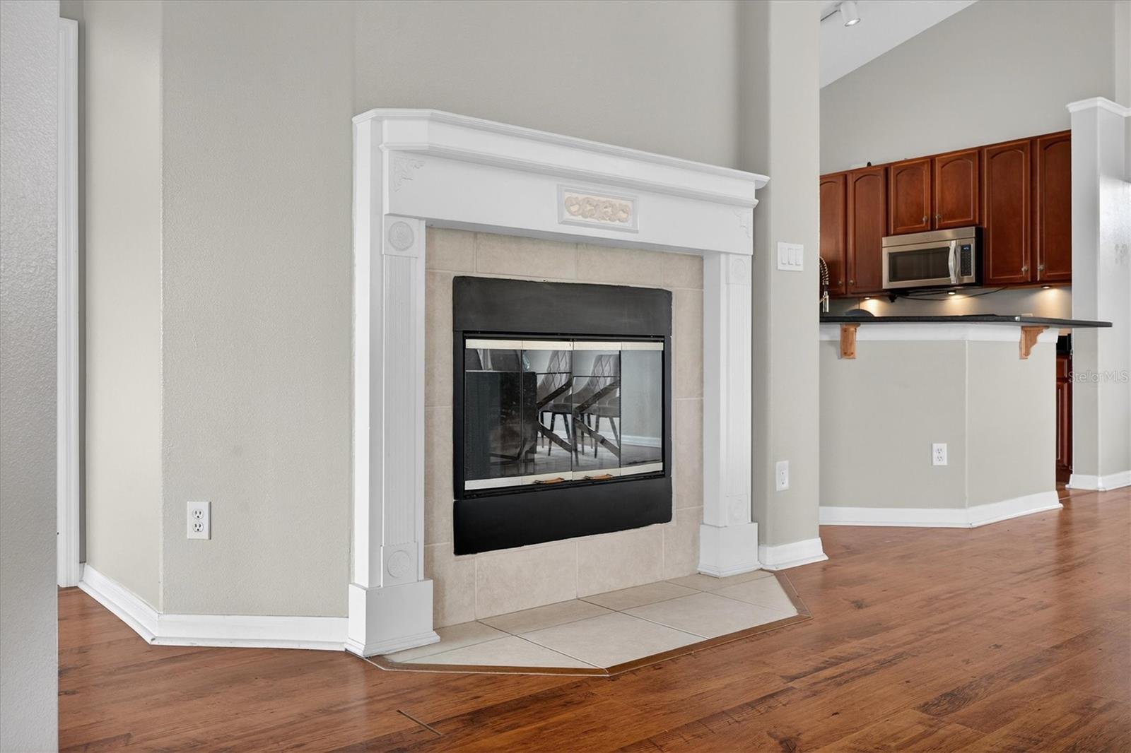 Image 13 of 52 For 19500 Glen Elm Way