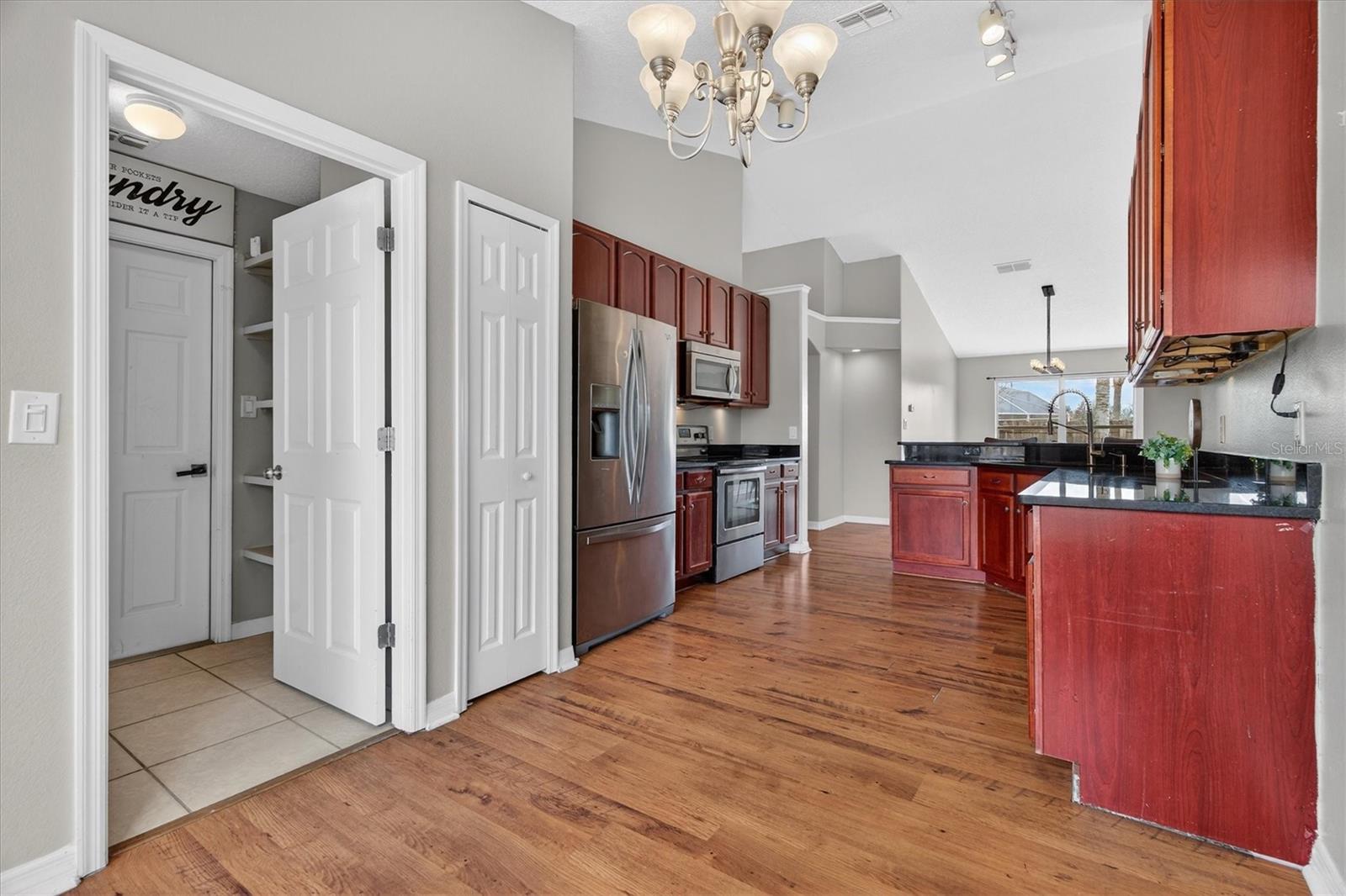 Image 18 of 52 For 19500 Glen Elm Way