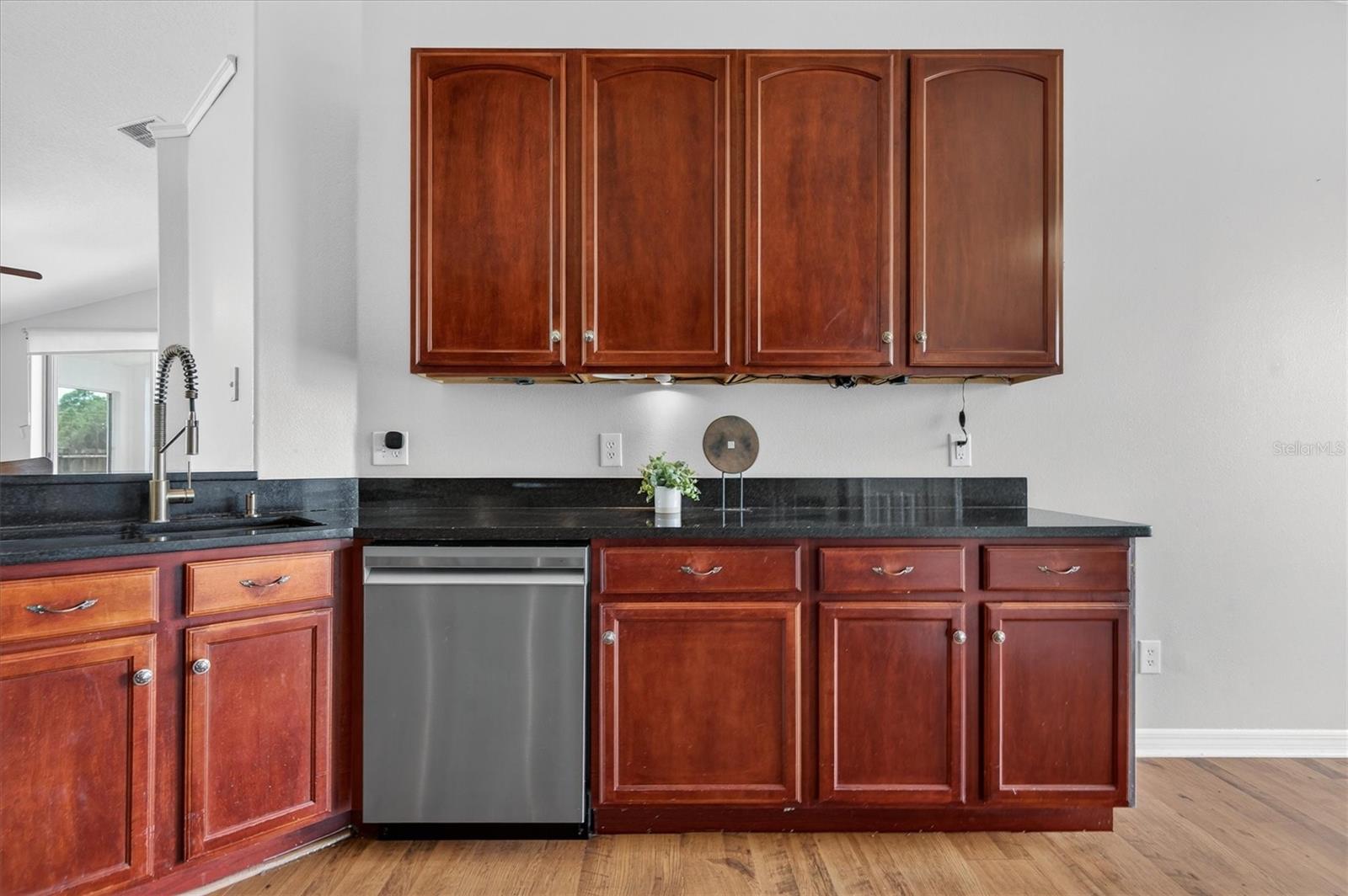 Image 21 of 52 For 19500 Glen Elm Way