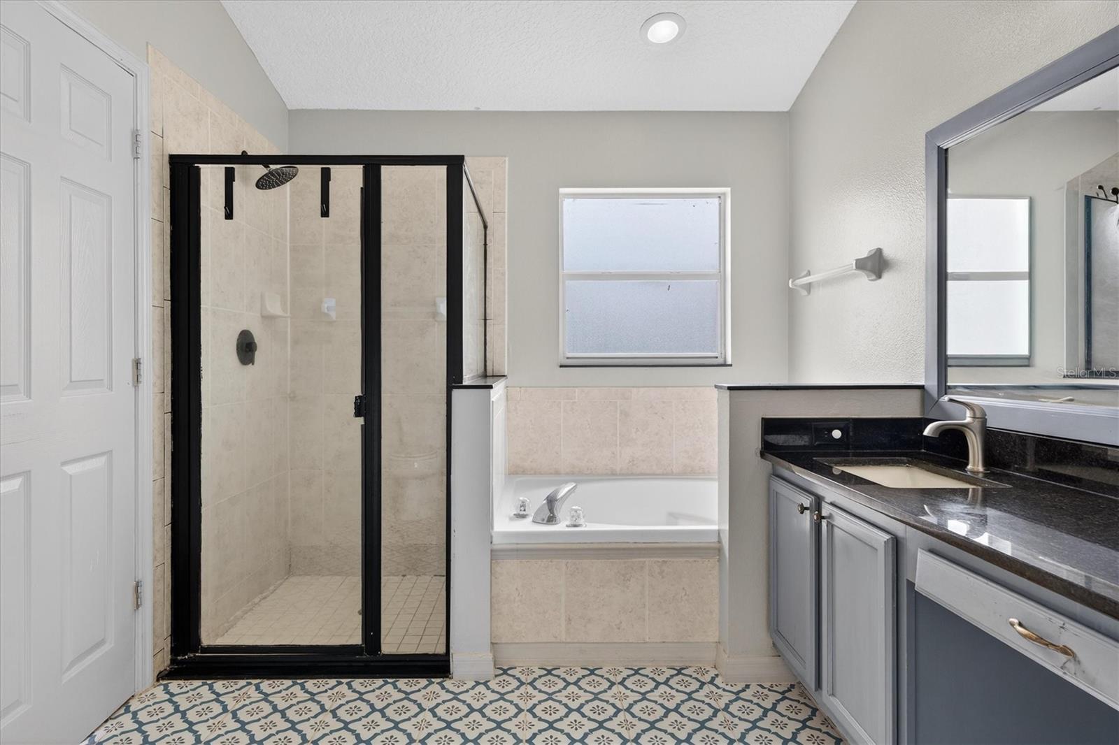 Image 26 of 52 For 19500 Glen Elm Way