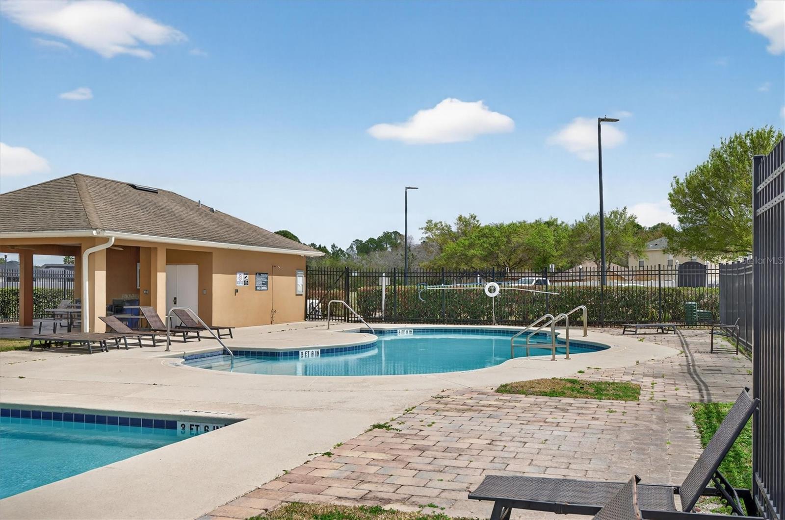 Image 41 of 52 For 19500 Glen Elm Way