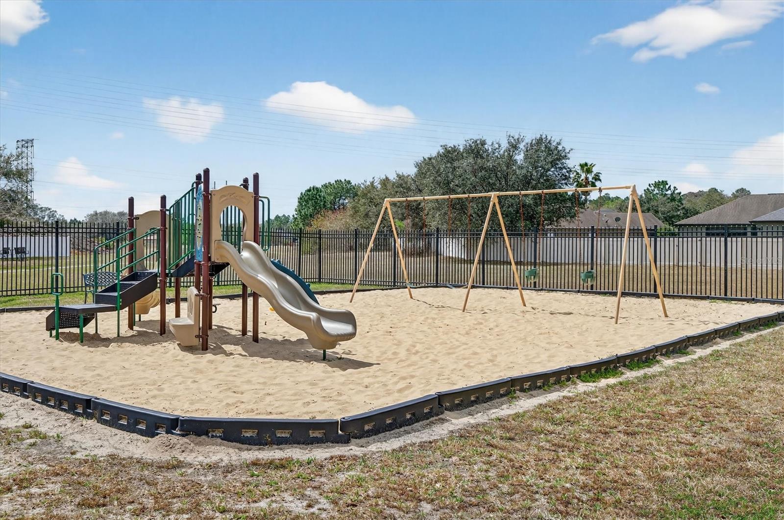 Image 42 of 52 For 19500 Glen Elm Way