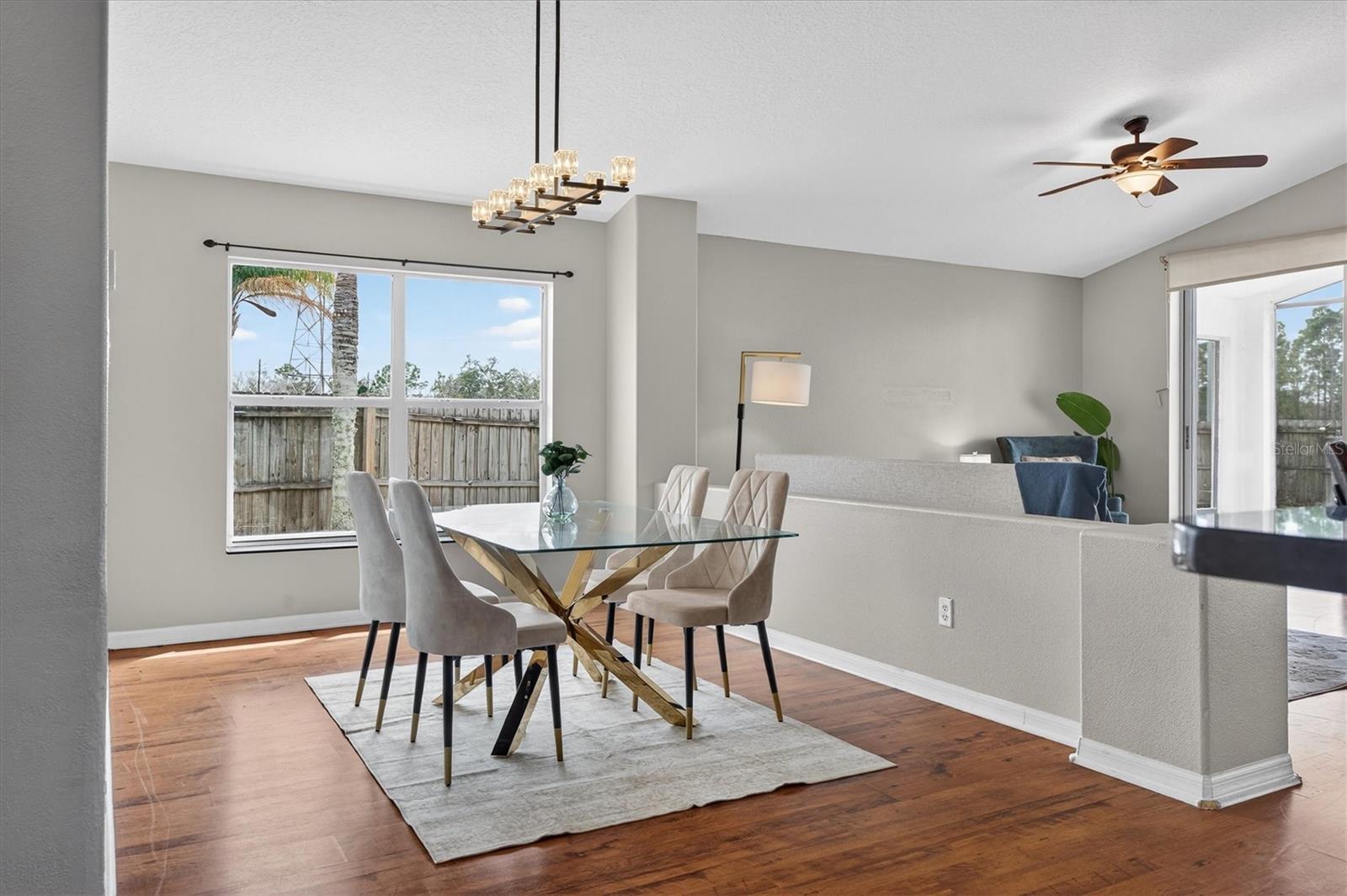 Image 8 of 52 For 19500 Glen Elm Way