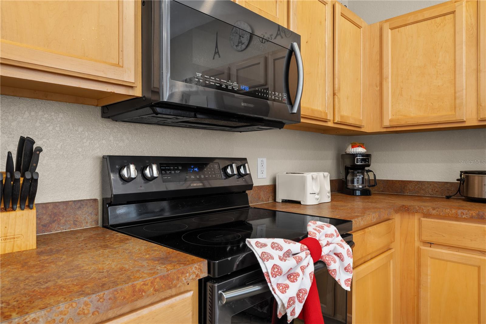 Image 16 of 54 For 345 Summer Place Loop