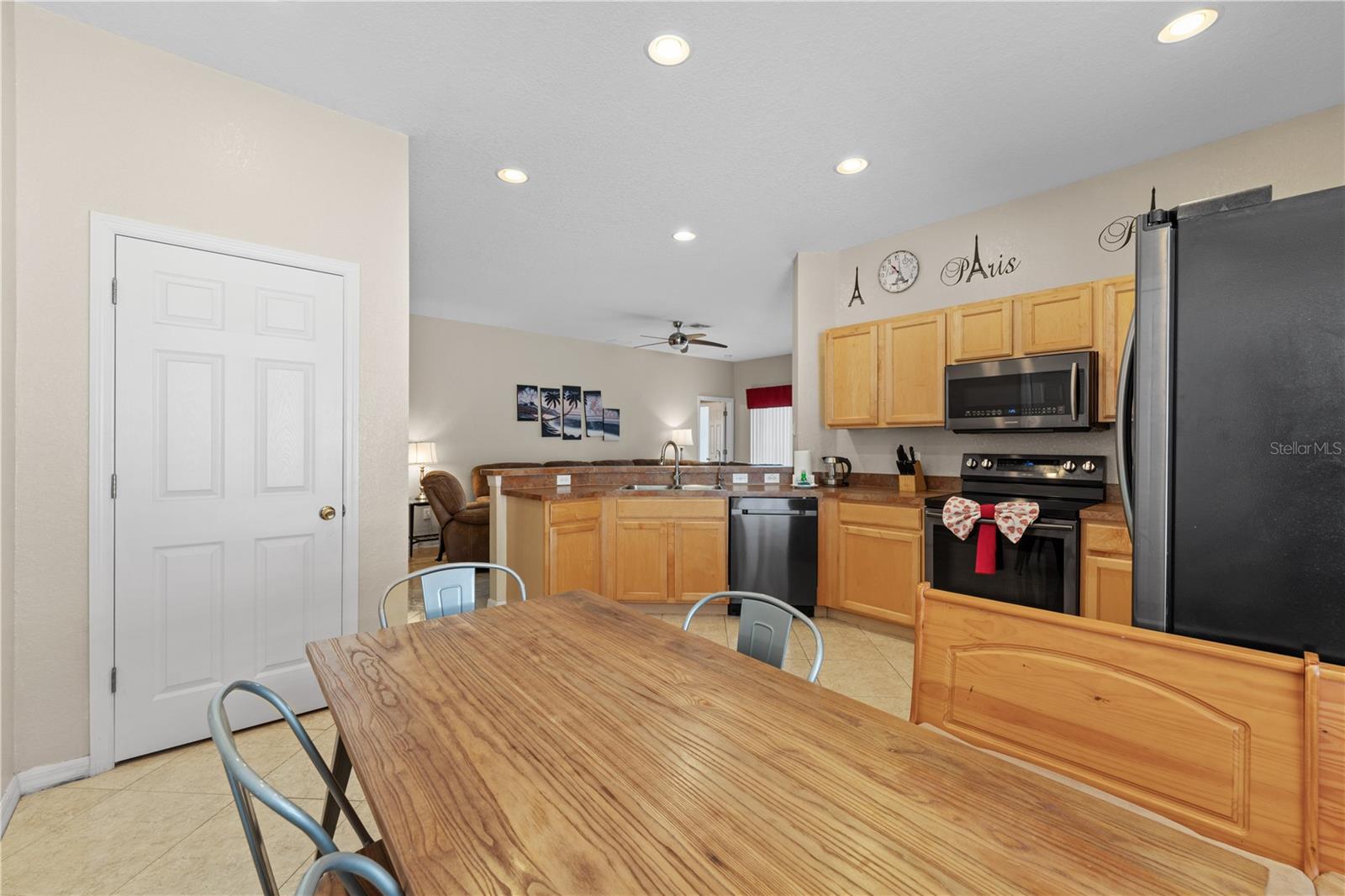 Image 21 of 54 For 345 Summer Place Loop