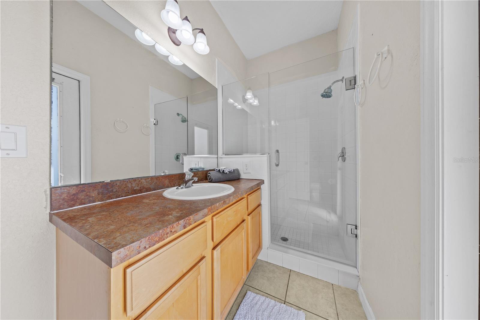 Image 41 of 54 For 345 Summer Place Loop