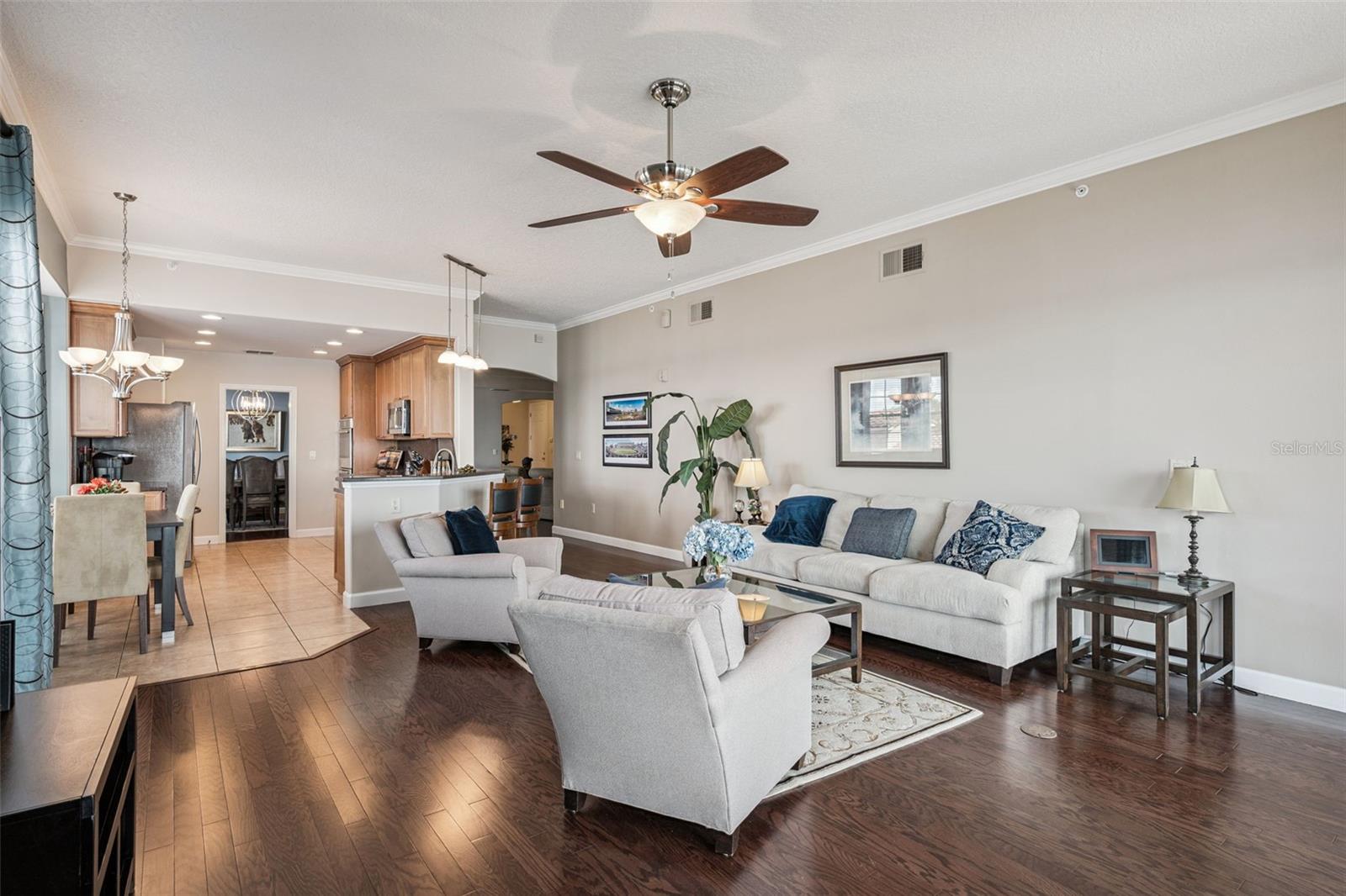 Image 10 of 51 For 8767 The Esplanade  44