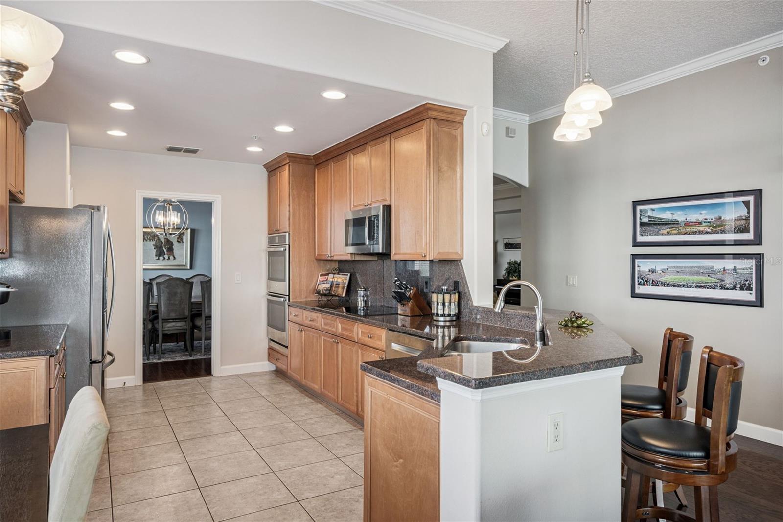 Image 17 of 51 For 8767 The Esplanade  44