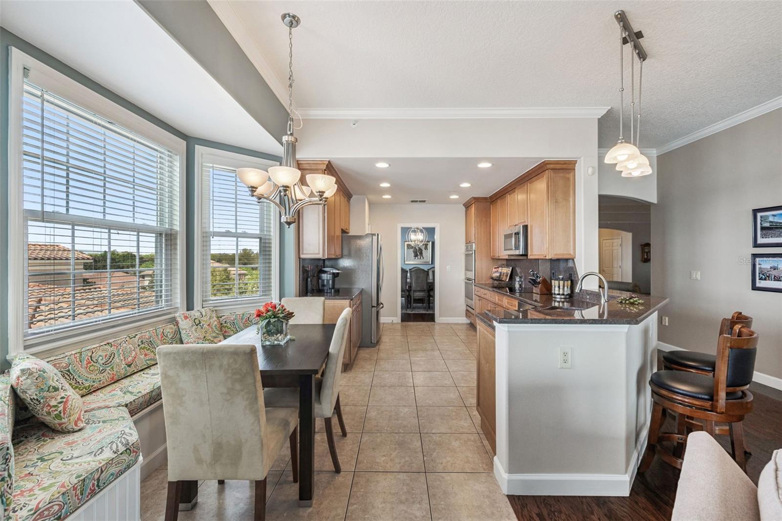 Image 18 of 51 For 8767 The Esplanade  44