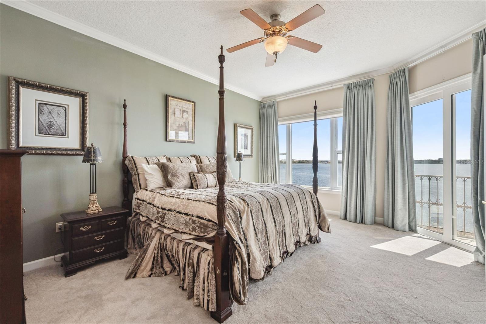 Image 20 of 51 For 8767 The Esplanade  44