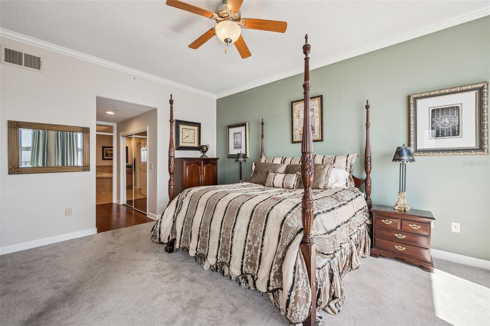 Image 22 of 51 For 8767 The Esplanade  44