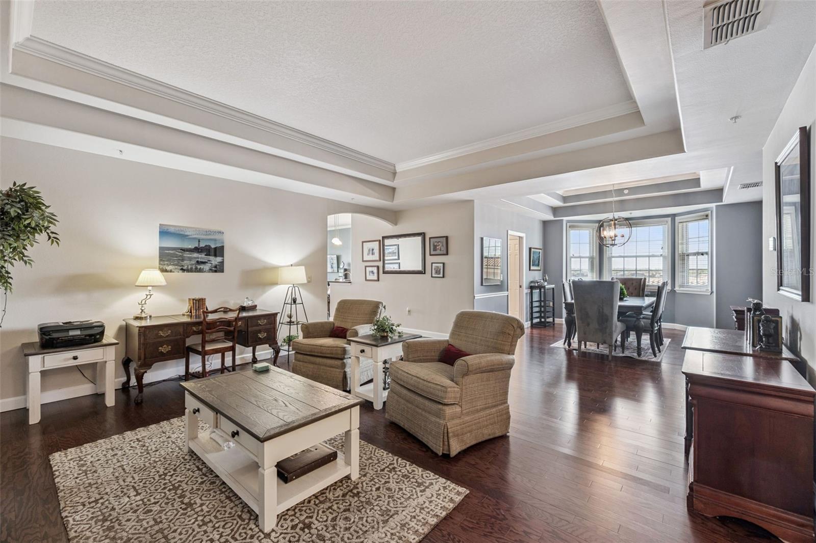 Image 7 of 51 For 8767 The Esplanade  44