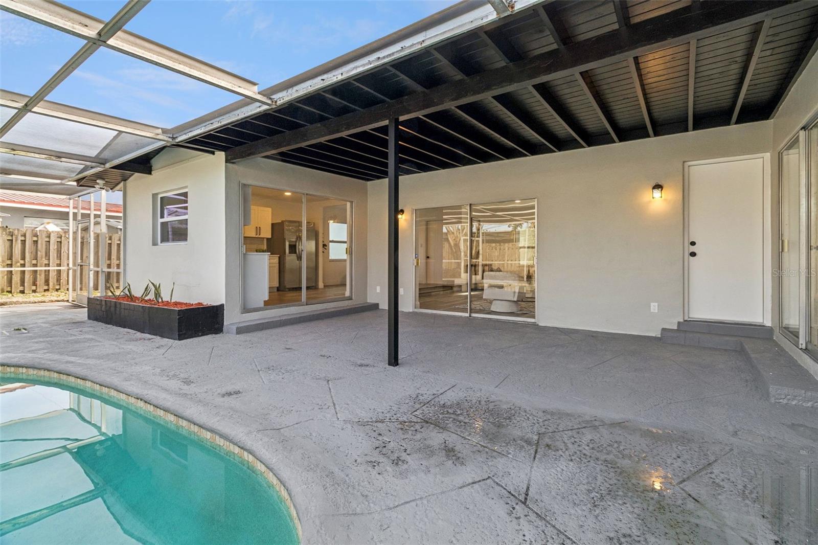 Image 18 of 23 For 466 Gateway Drive