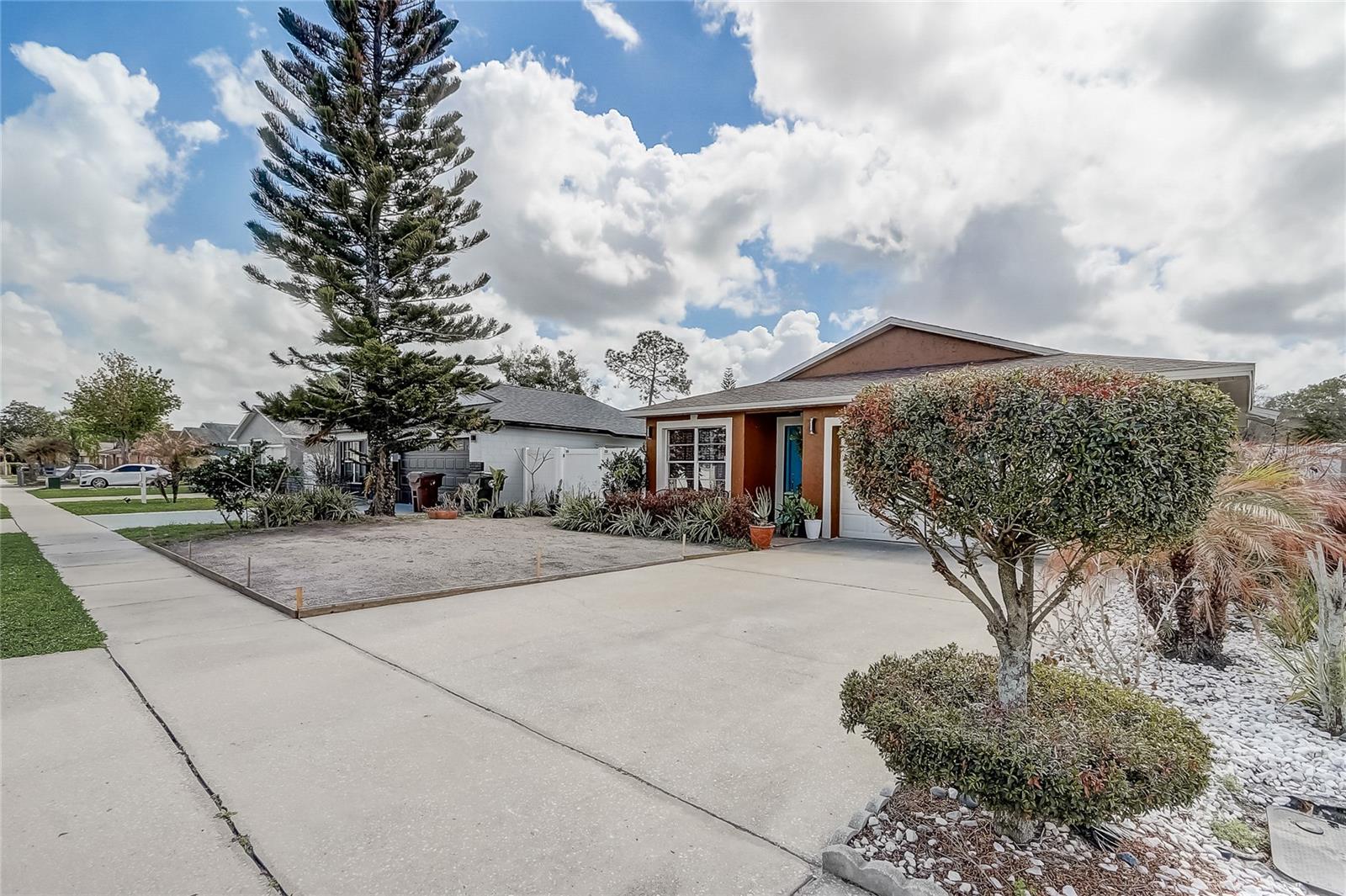 Image 2 of 30 For 1350 Rocky Road