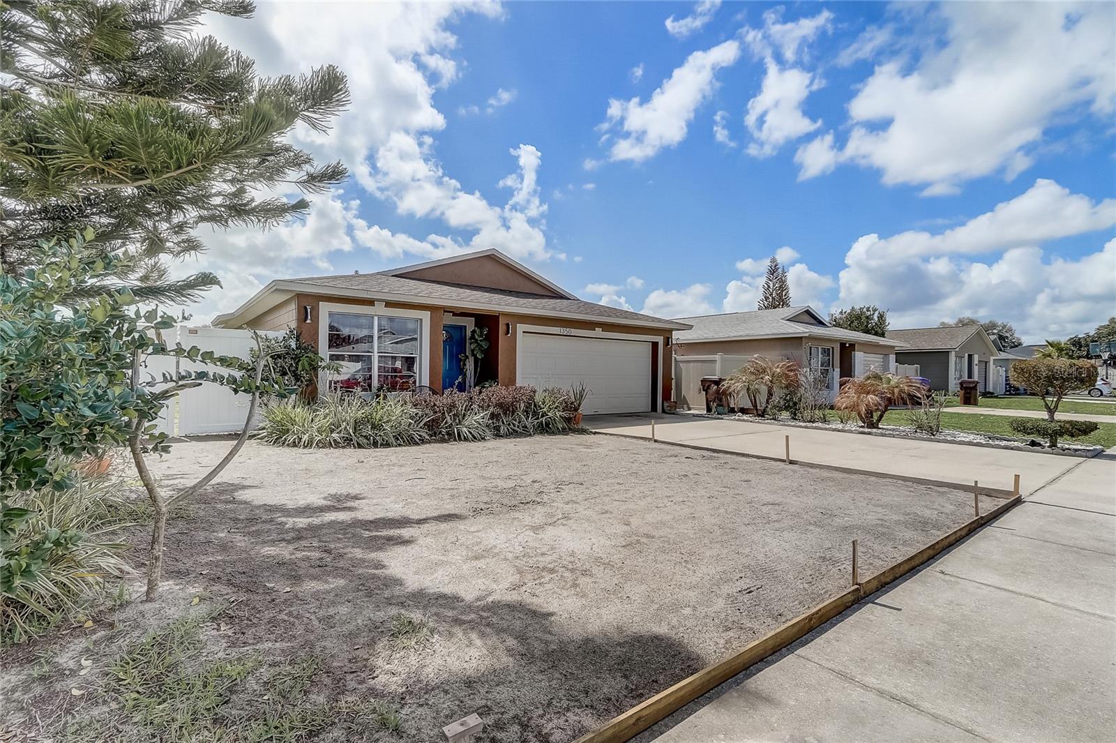 Image 3 of 30 For 1350 Rocky Road