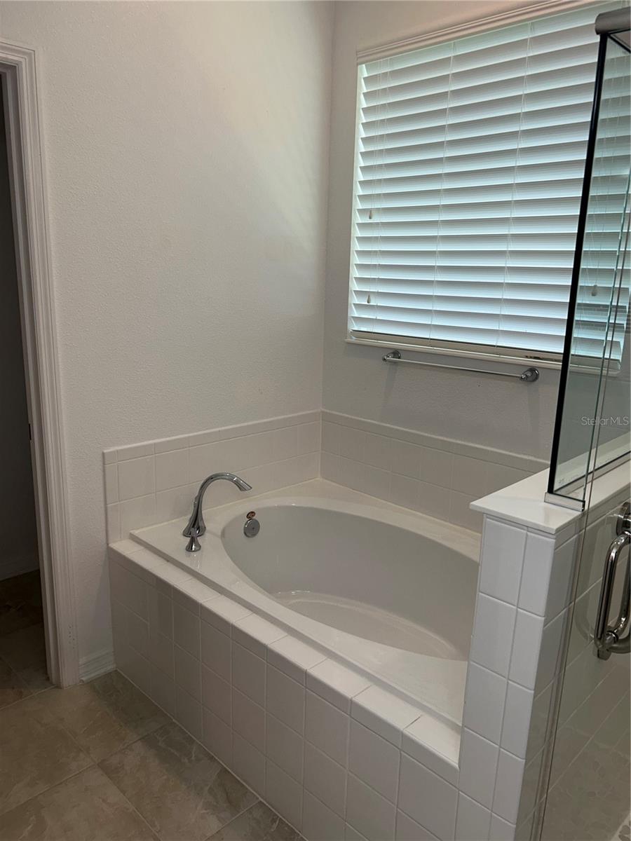 Image 17 of 48 For 15113 White Wagtail Lane