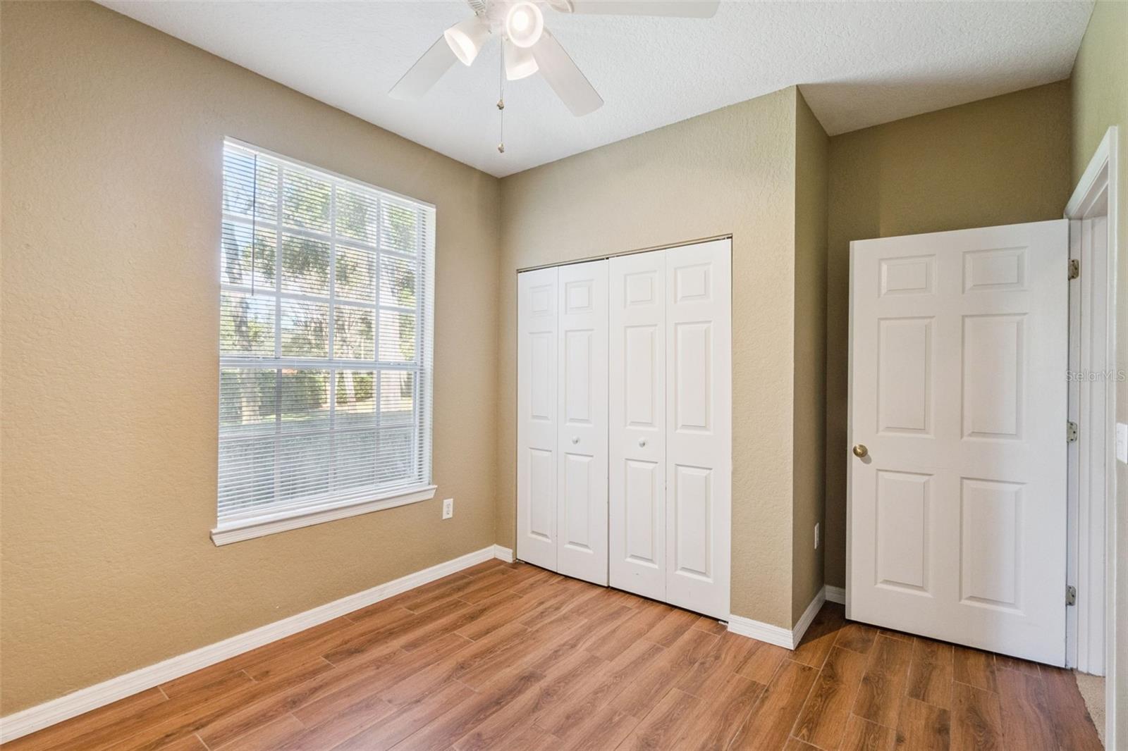 Image 19 of 20 For 825 Grand Regency Point 103