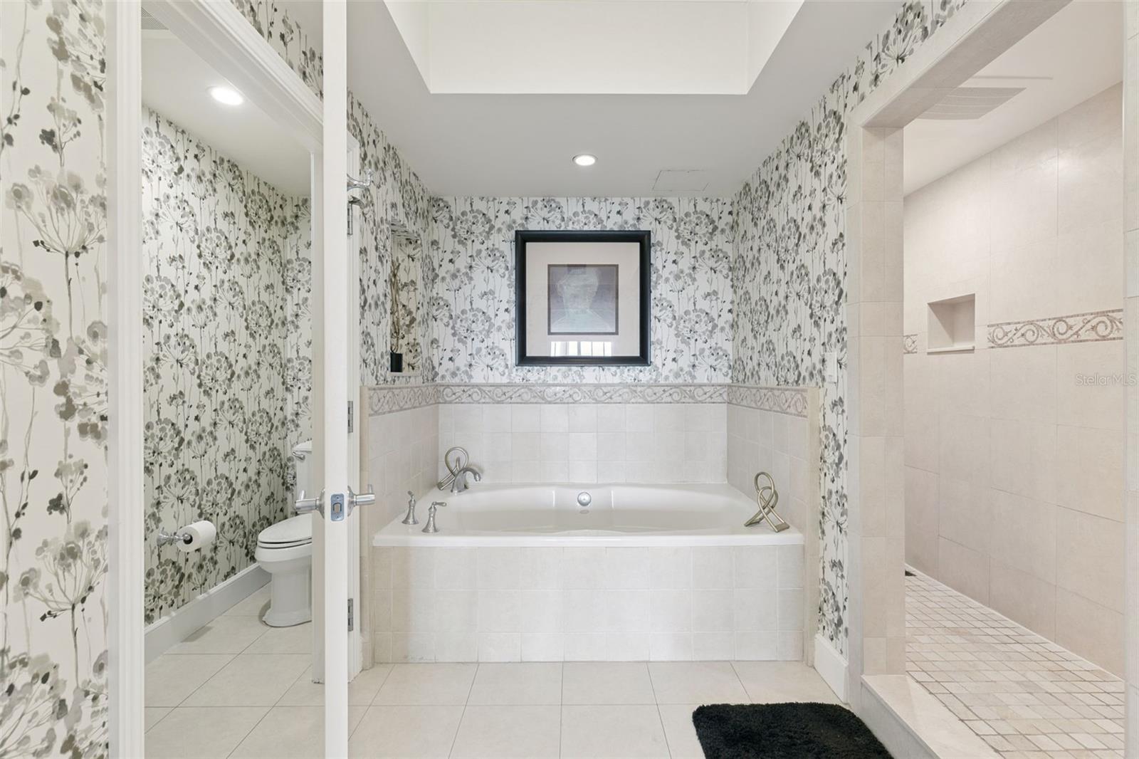 Image 28 of 34 For 7593 Gathering Drive 401