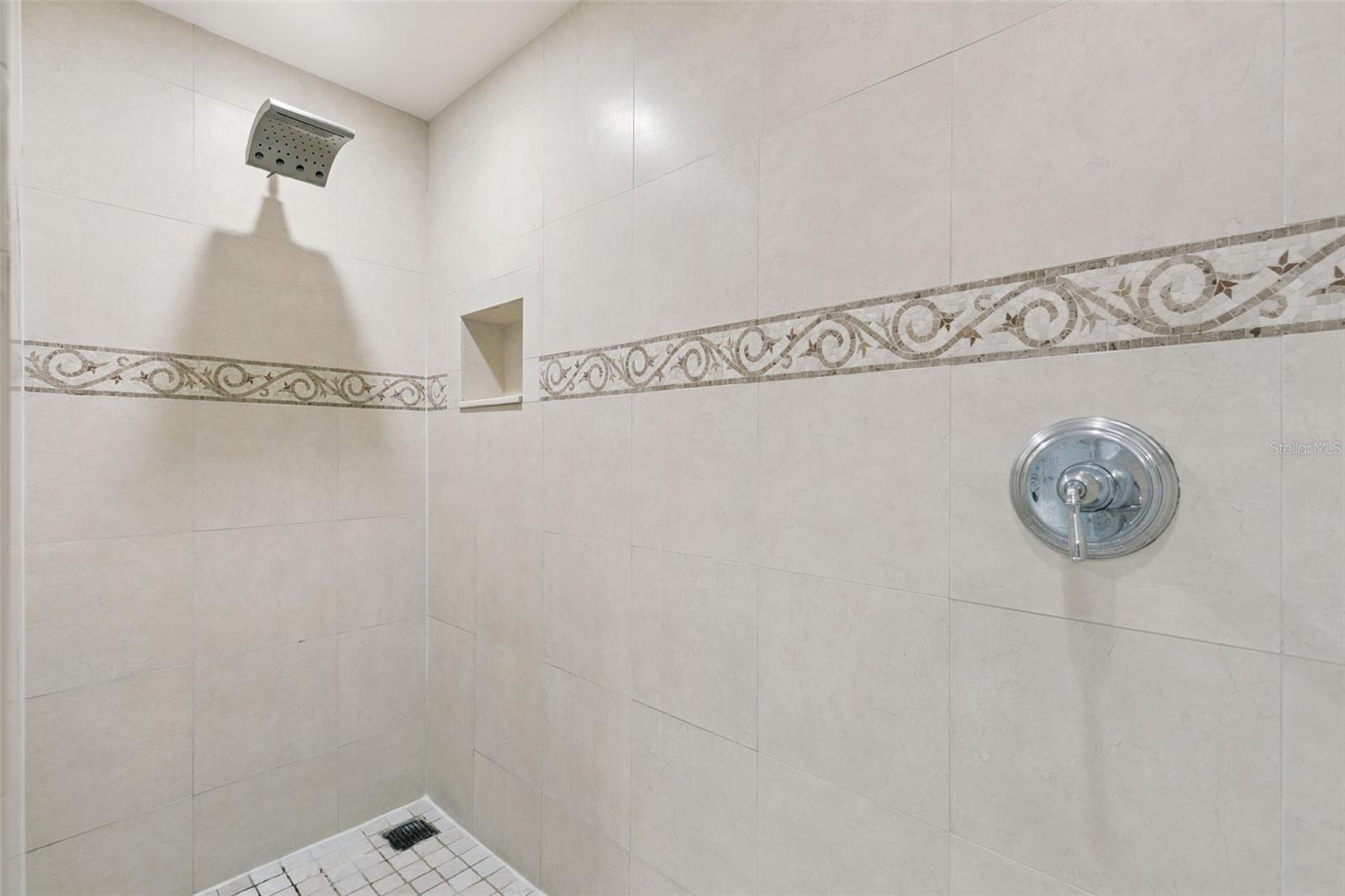 Image 30 of 34 For 7593 Gathering Drive 401