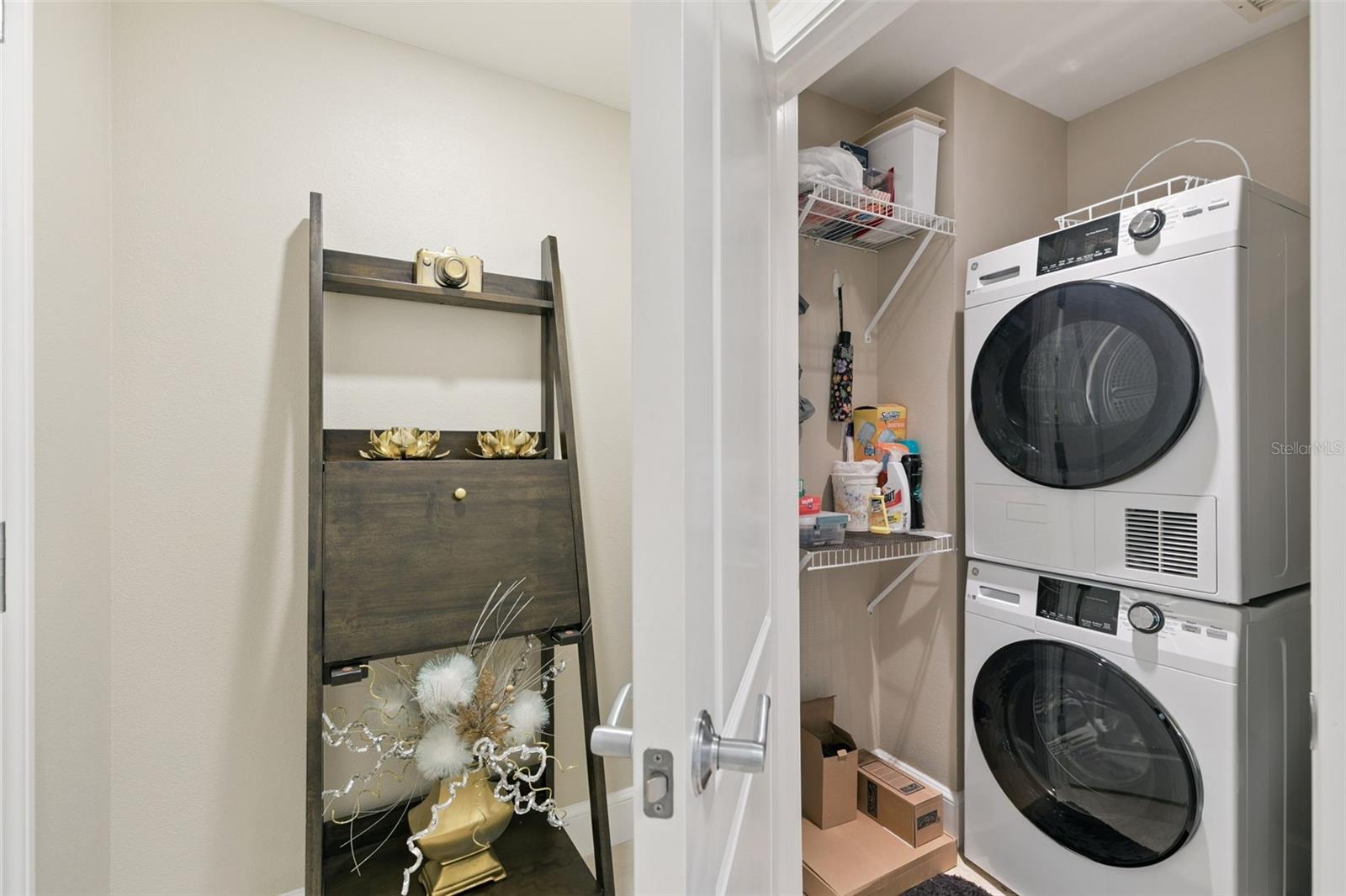 Image 31 of 34 For 7593 Gathering Drive 401