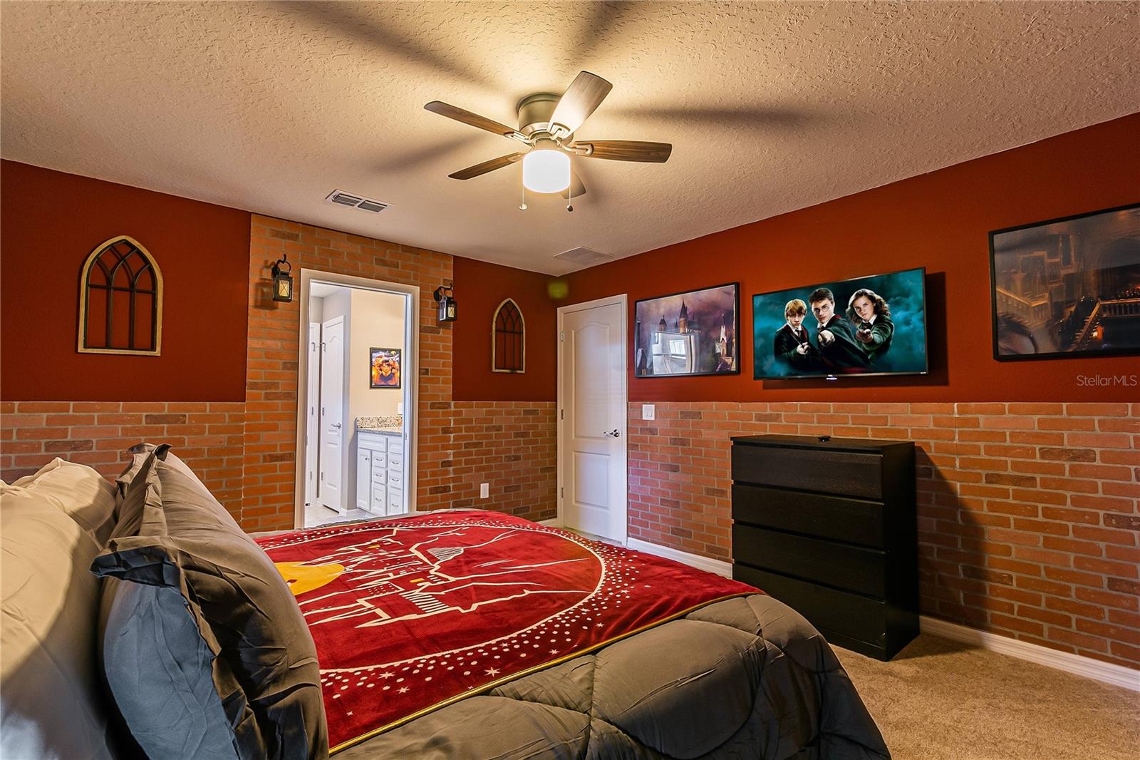 Image 47 of 98 For 7336 Oakmoss Loop