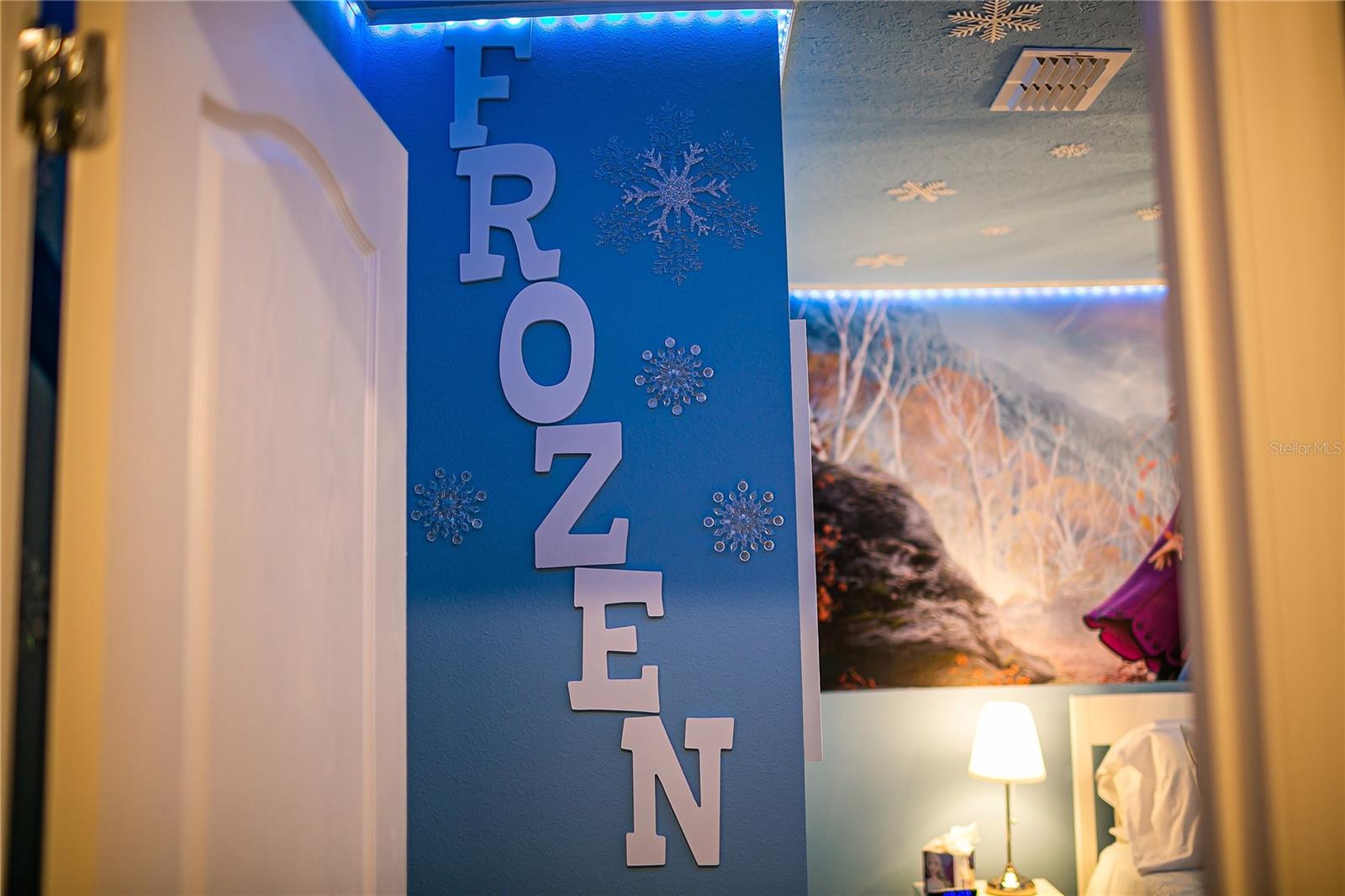 Image 53 of 98 For 7336 Oakmoss Loop