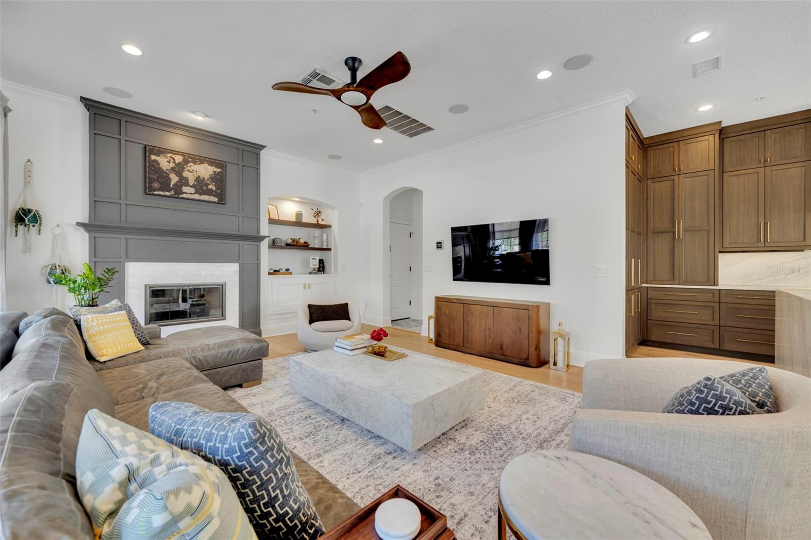 Image 32 of 79 For 2703 Dorell Avenue