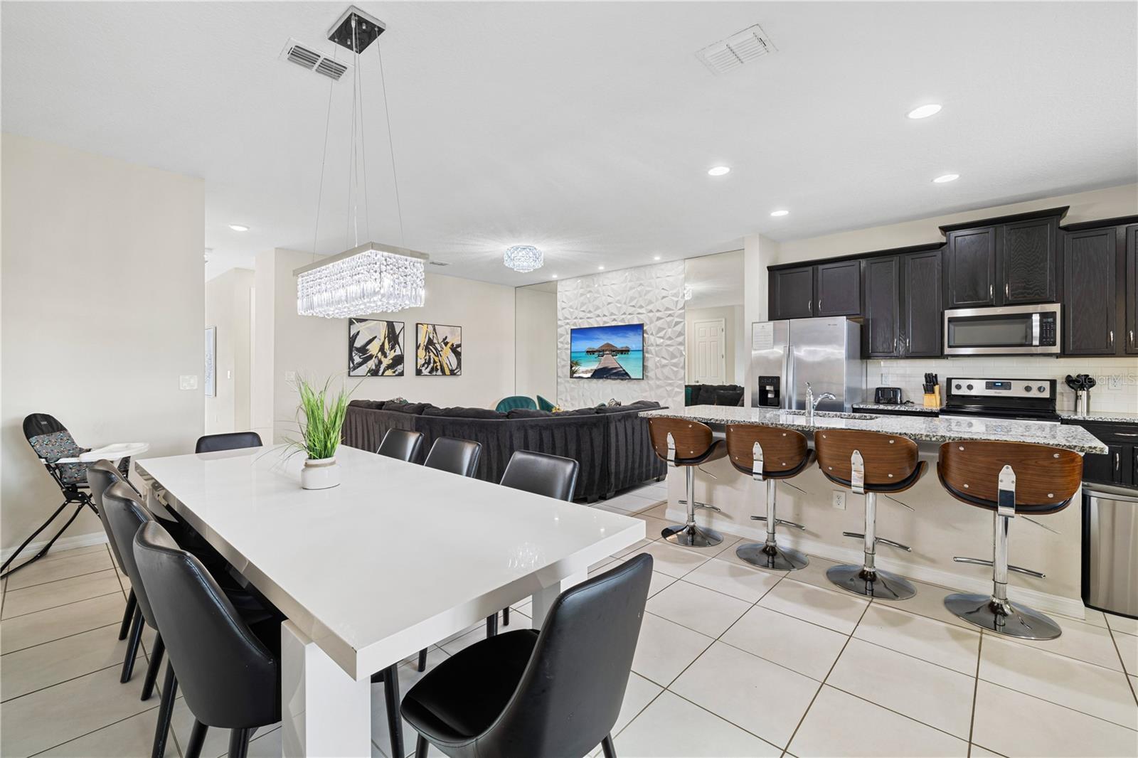 Image 19 of 59 For 1569 Carey Palm Circle