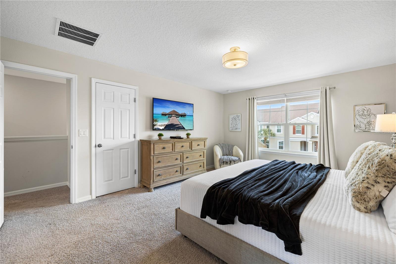 Image 21 of 59 For 1569 Carey Palm Circle