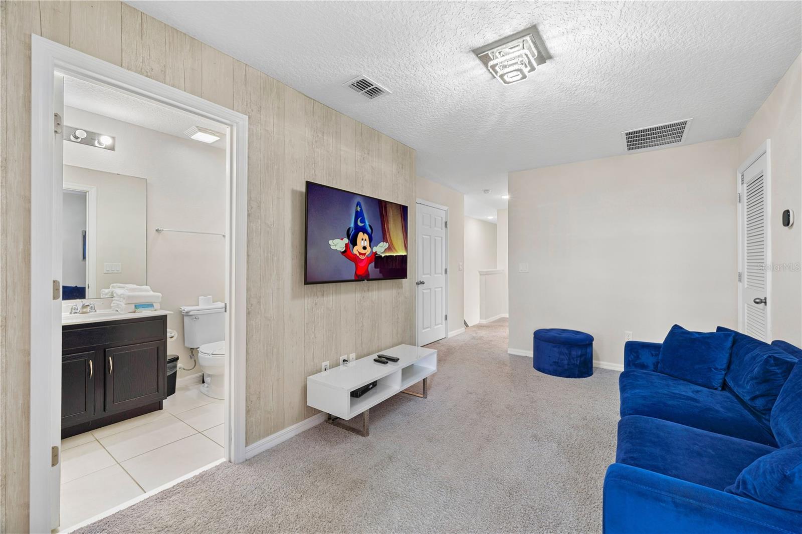 Image 30 of 59 For 1569 Carey Palm Circle