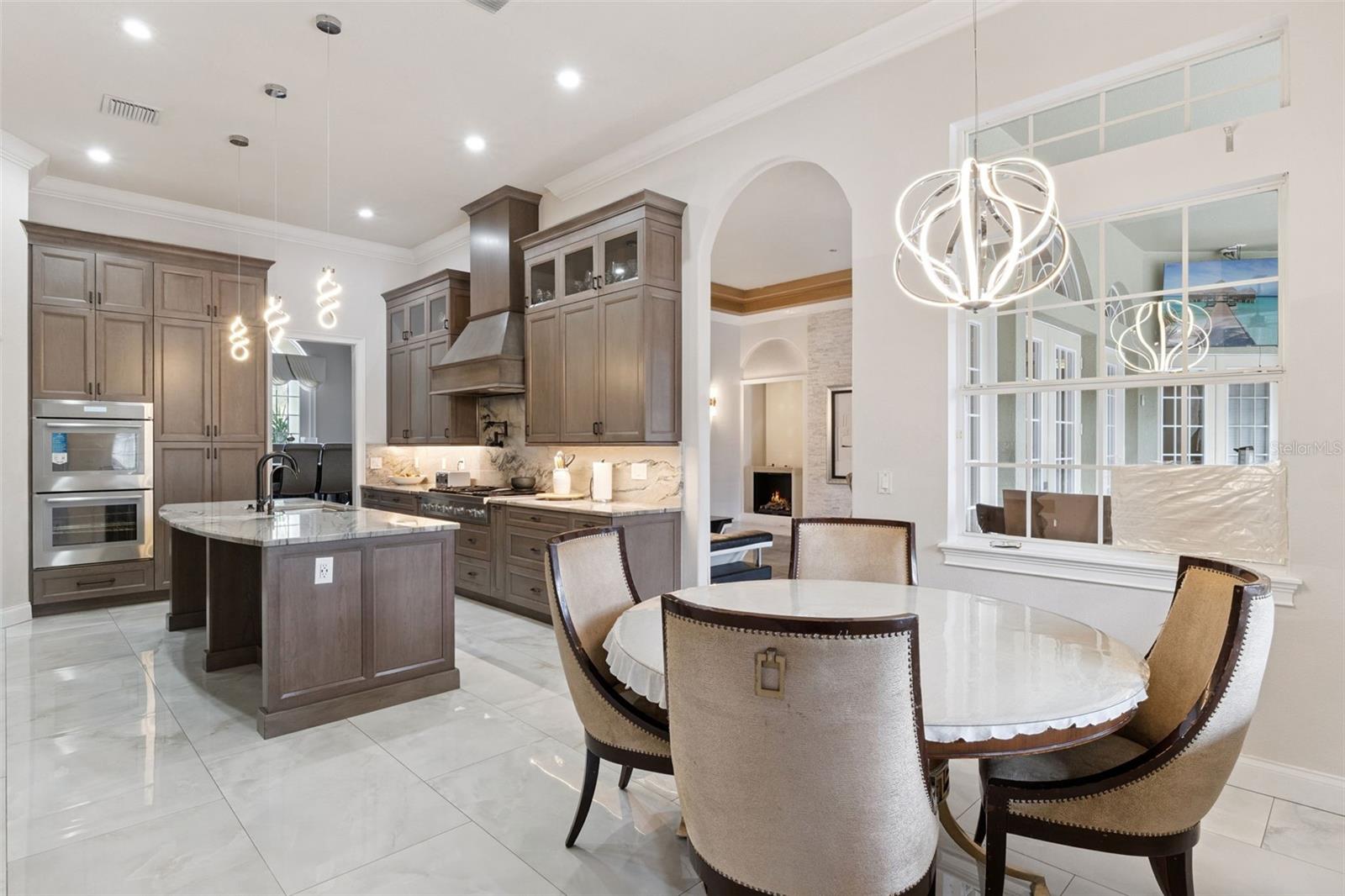 Listing photo id 8 for 11044 Hawkshead Court