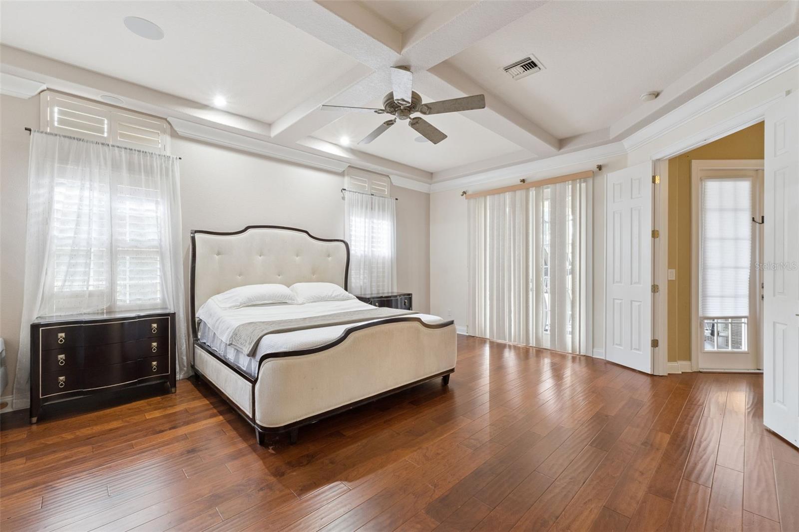 Listing photo id 14 for 11044 Hawkshead Court