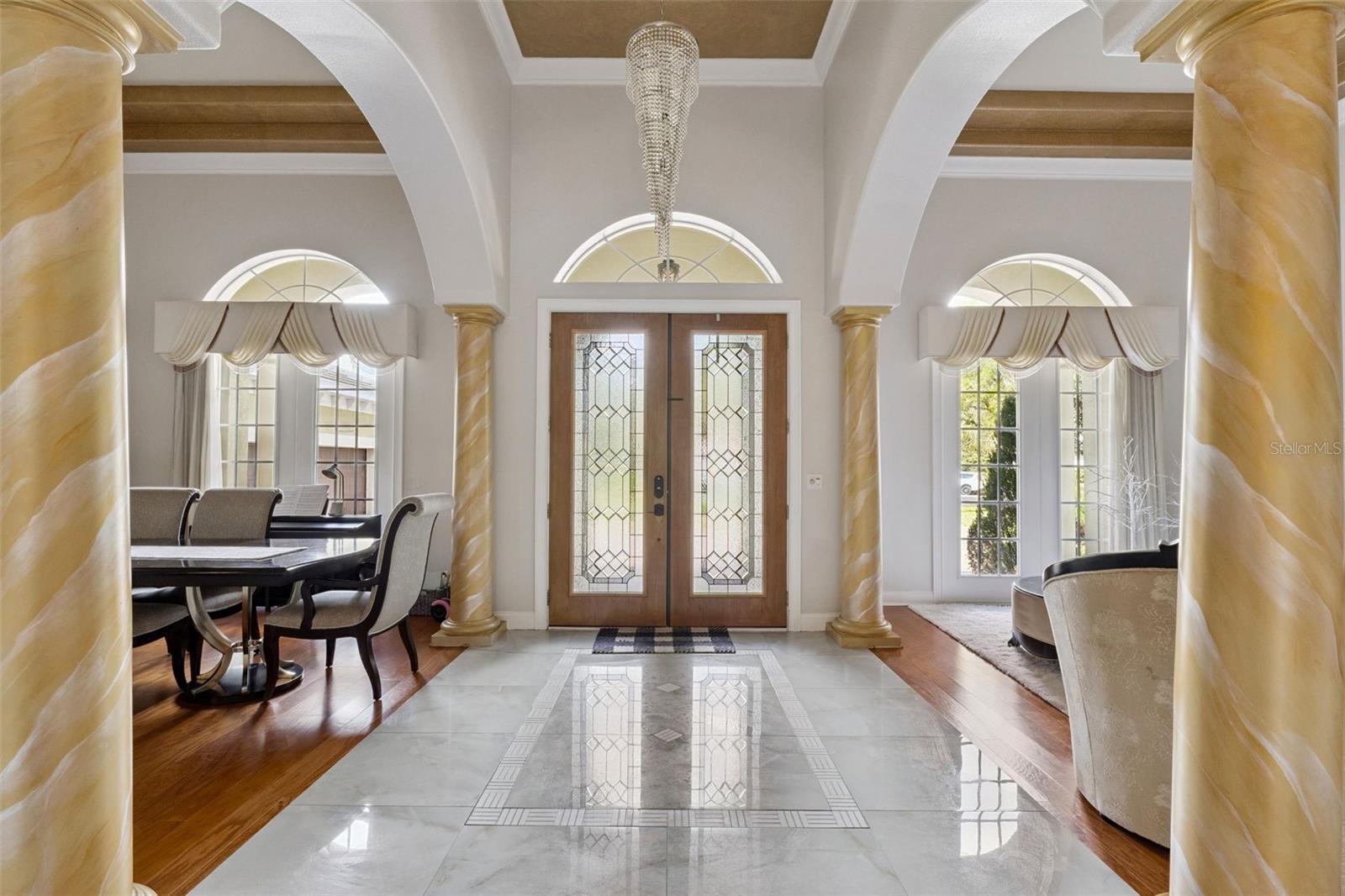 Listing photo id 1 for 11044 Hawkshead Court