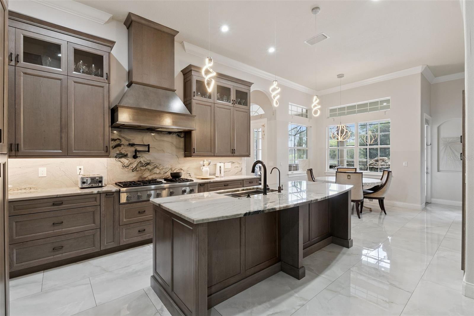 Listing photo id 5 for 11044 Hawkshead Court